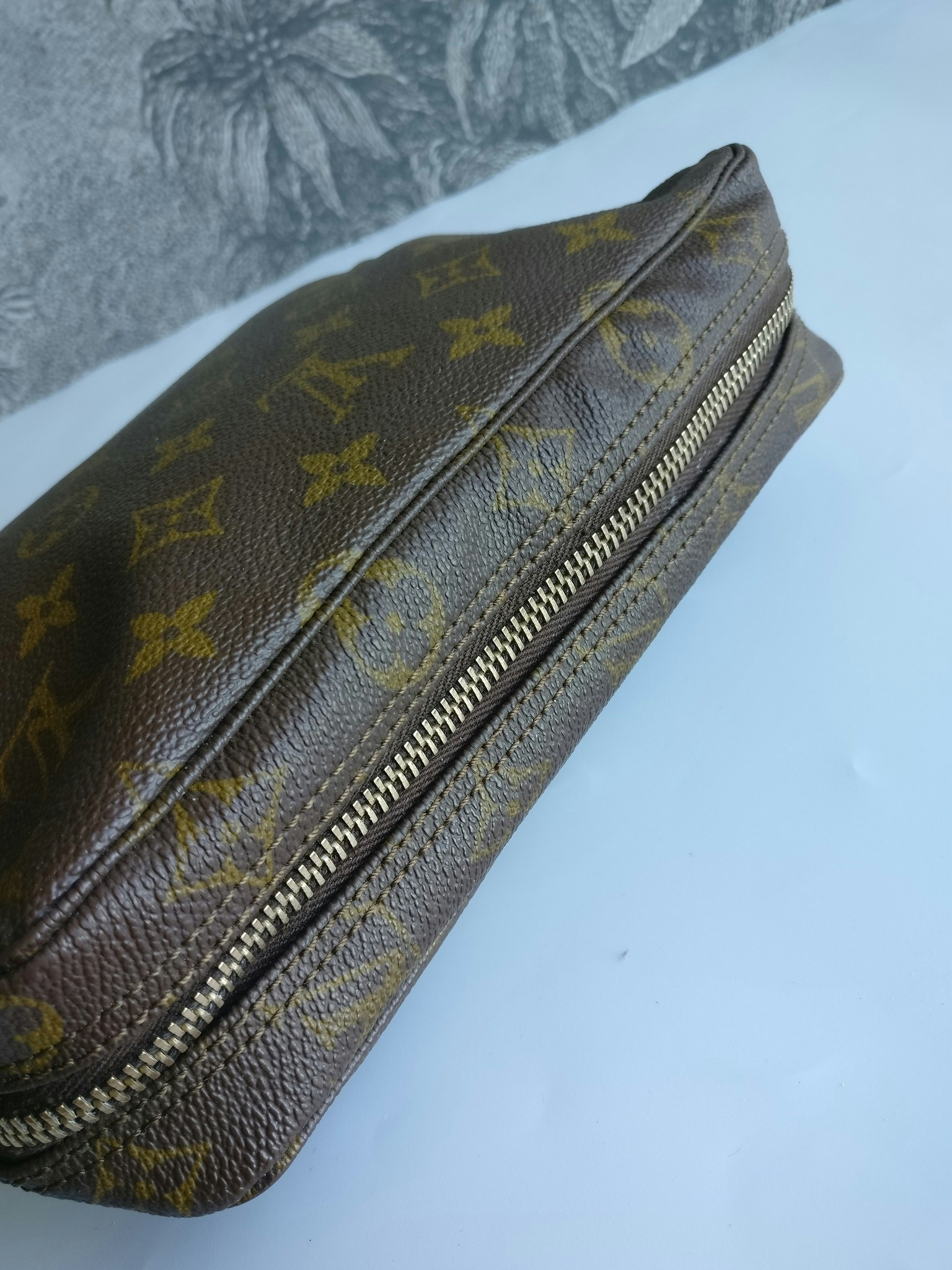 Louis Vuitton Trousse Toilette 23