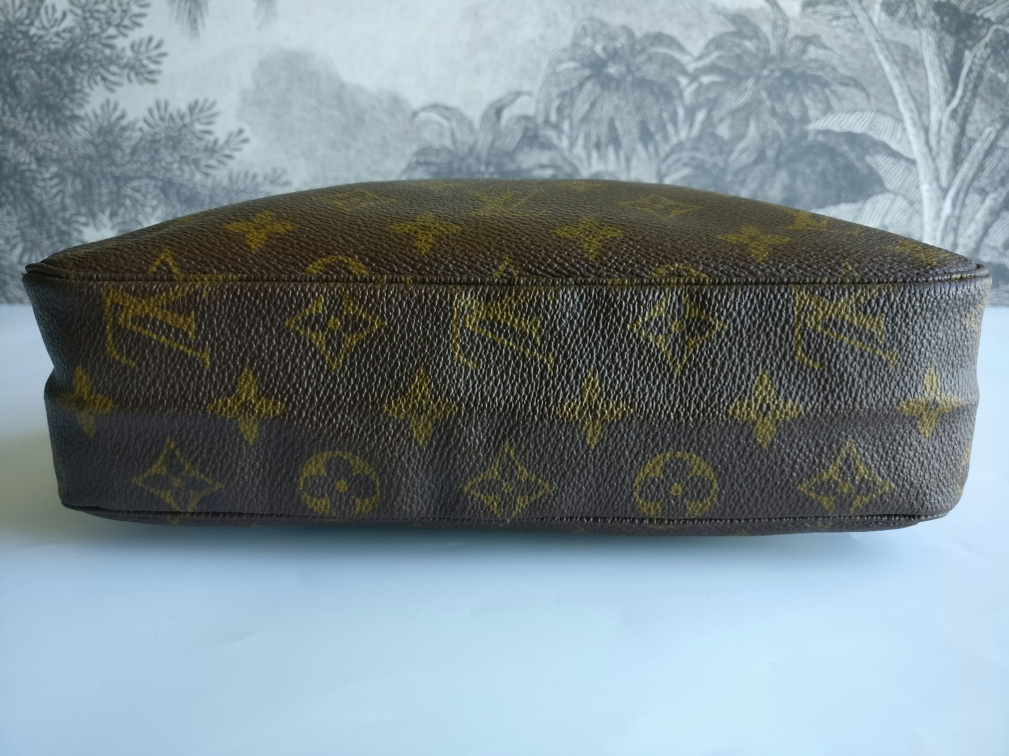 Louis Vuitton Trousse Toilette 23