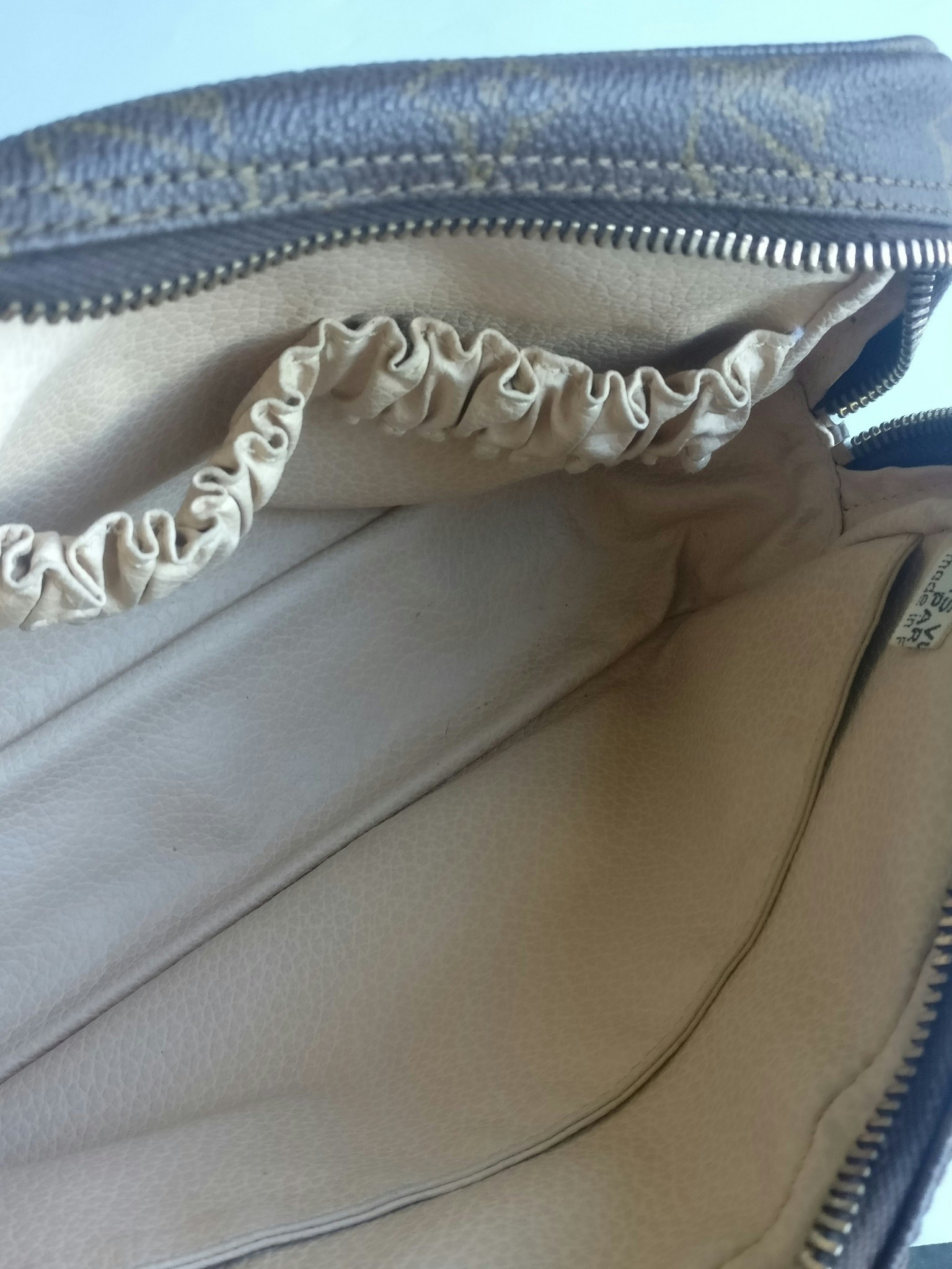 Louis Vuitton Trousse Toilette 23