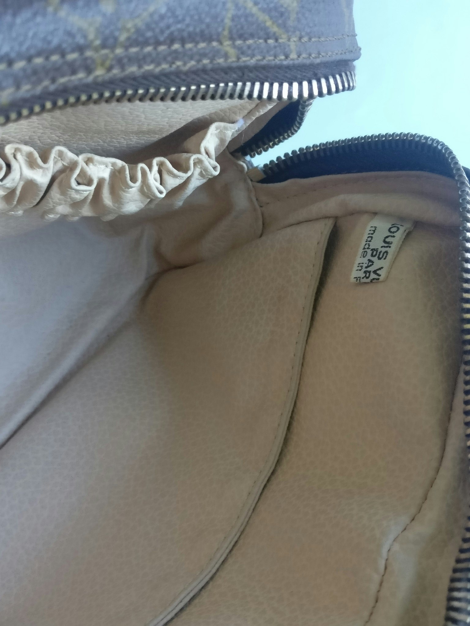 Louis Vuitton Trousse Toilette 23