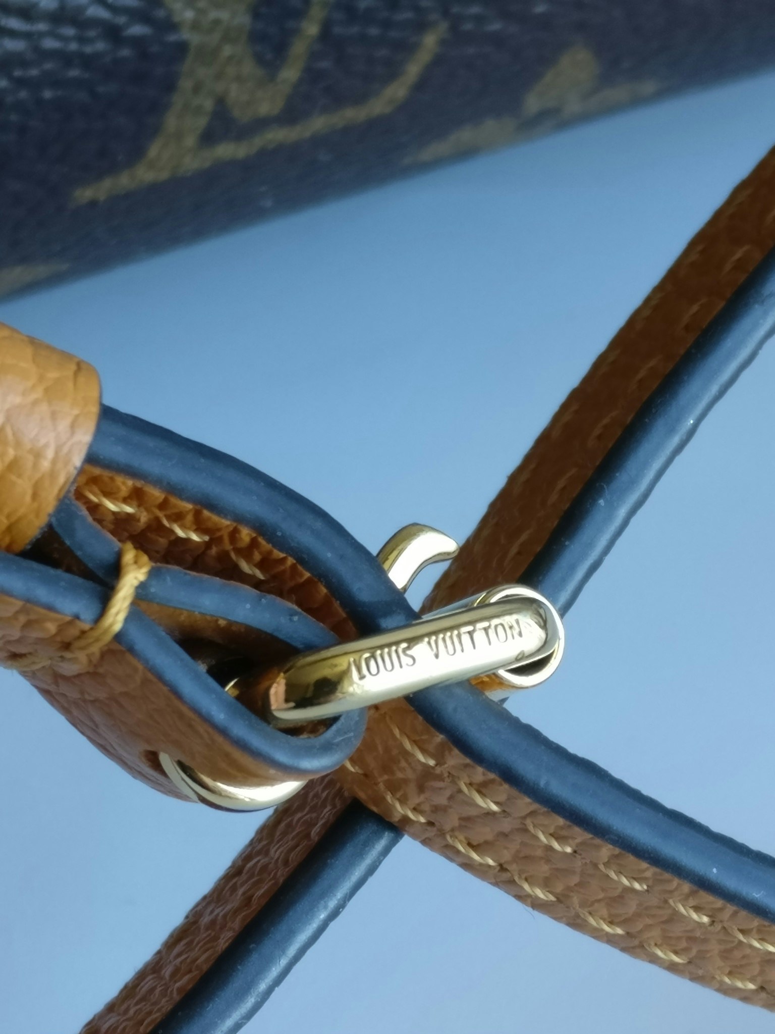 Louis Vuitton Pochette Pallas Uniformes