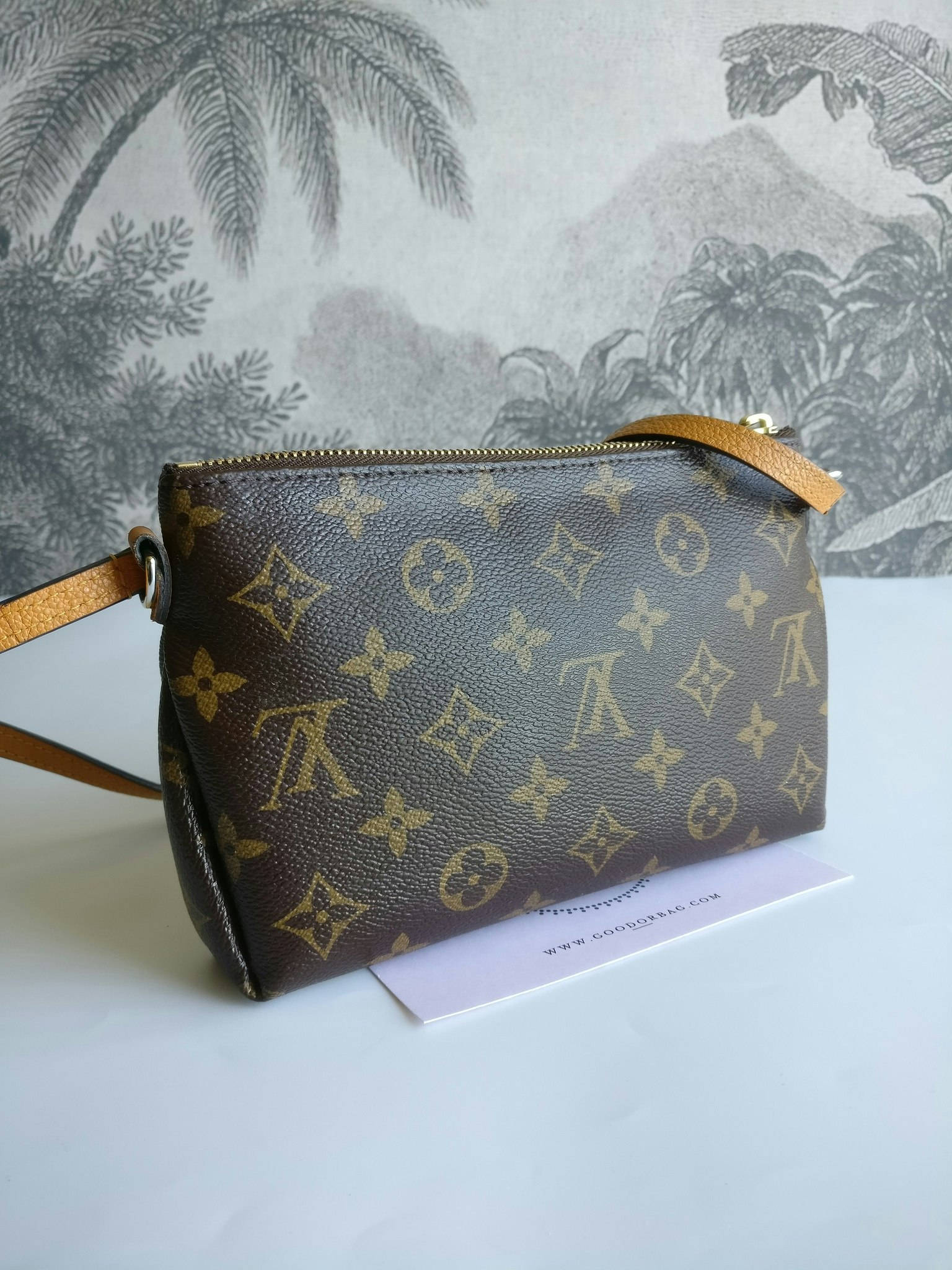 Louis Vuitton Pochette Pallas Uniformes