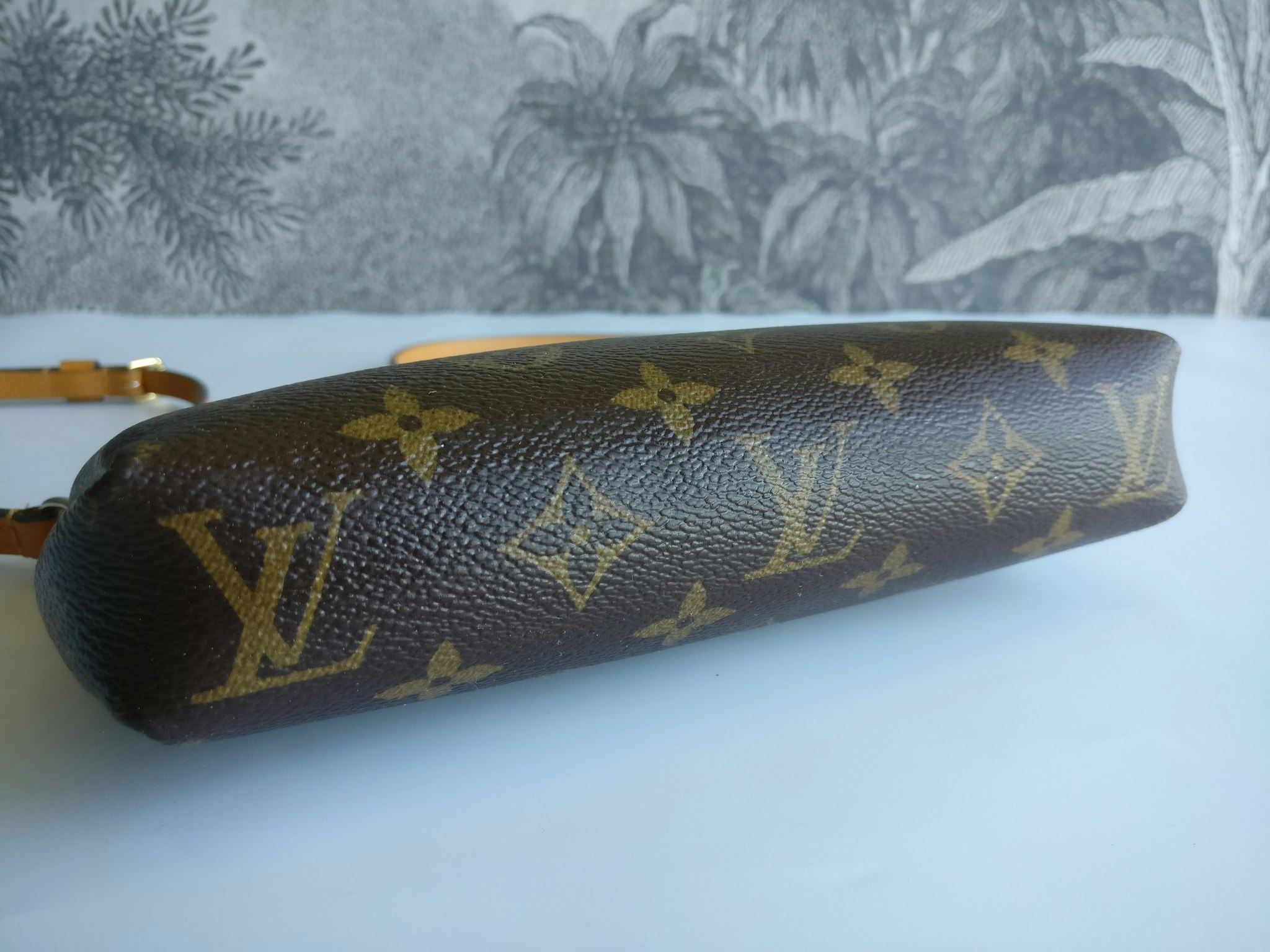 Louis Vuitton Pochette Pallas Uniformes