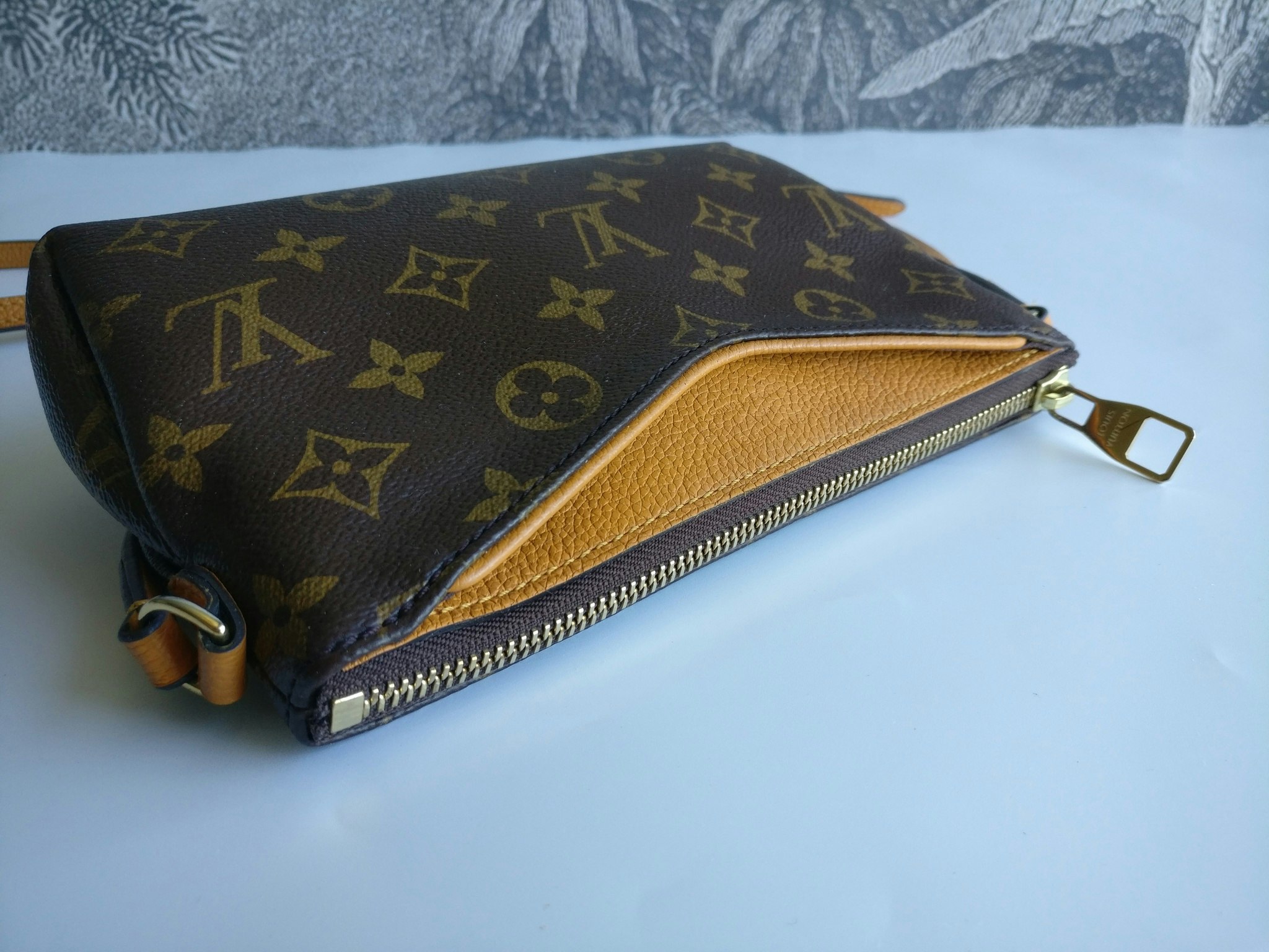 Louis Vuitton Pochette Pallas Uniformes