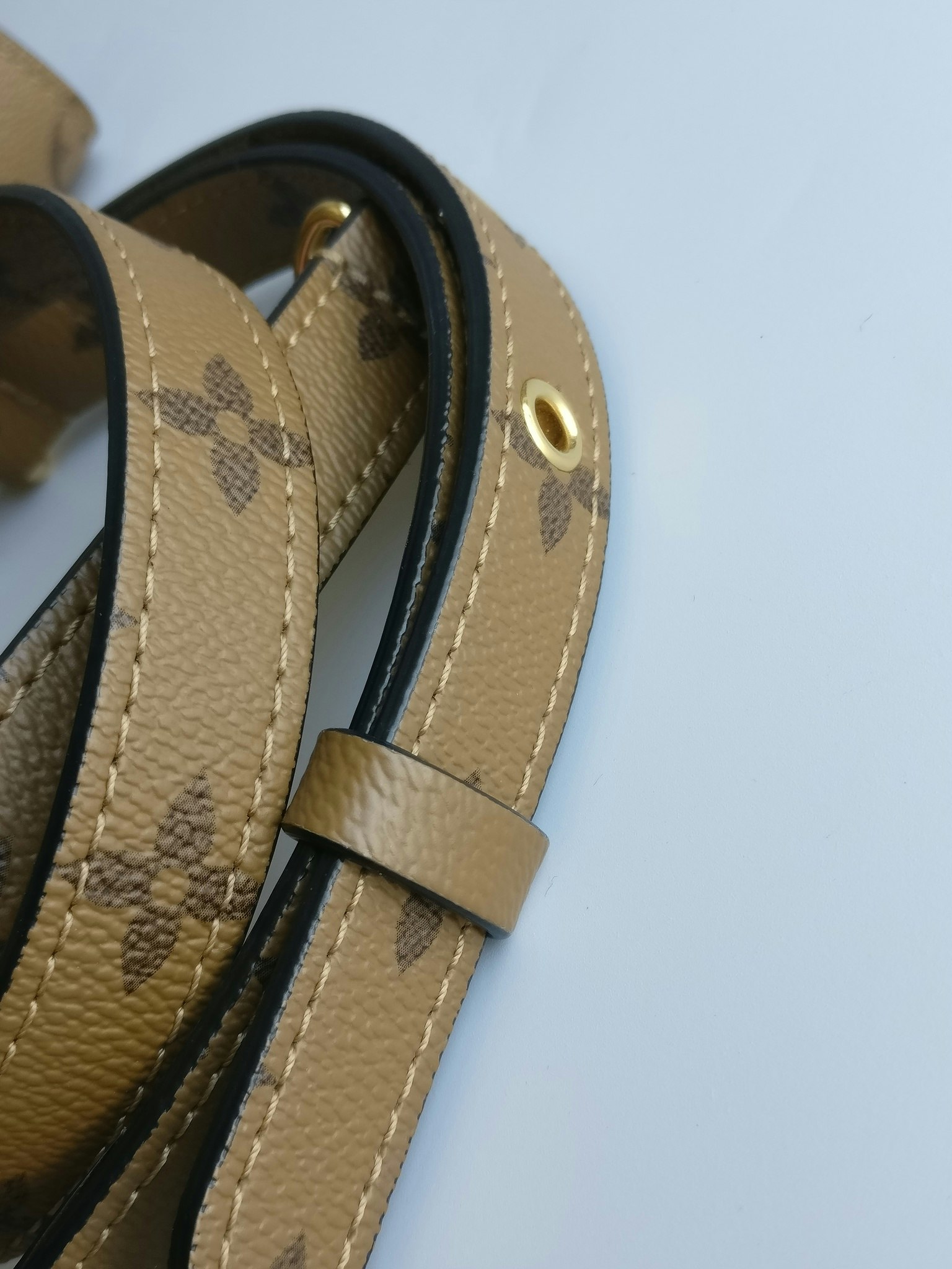 Louis Vuitton Pochette Metis Reverse Monogram