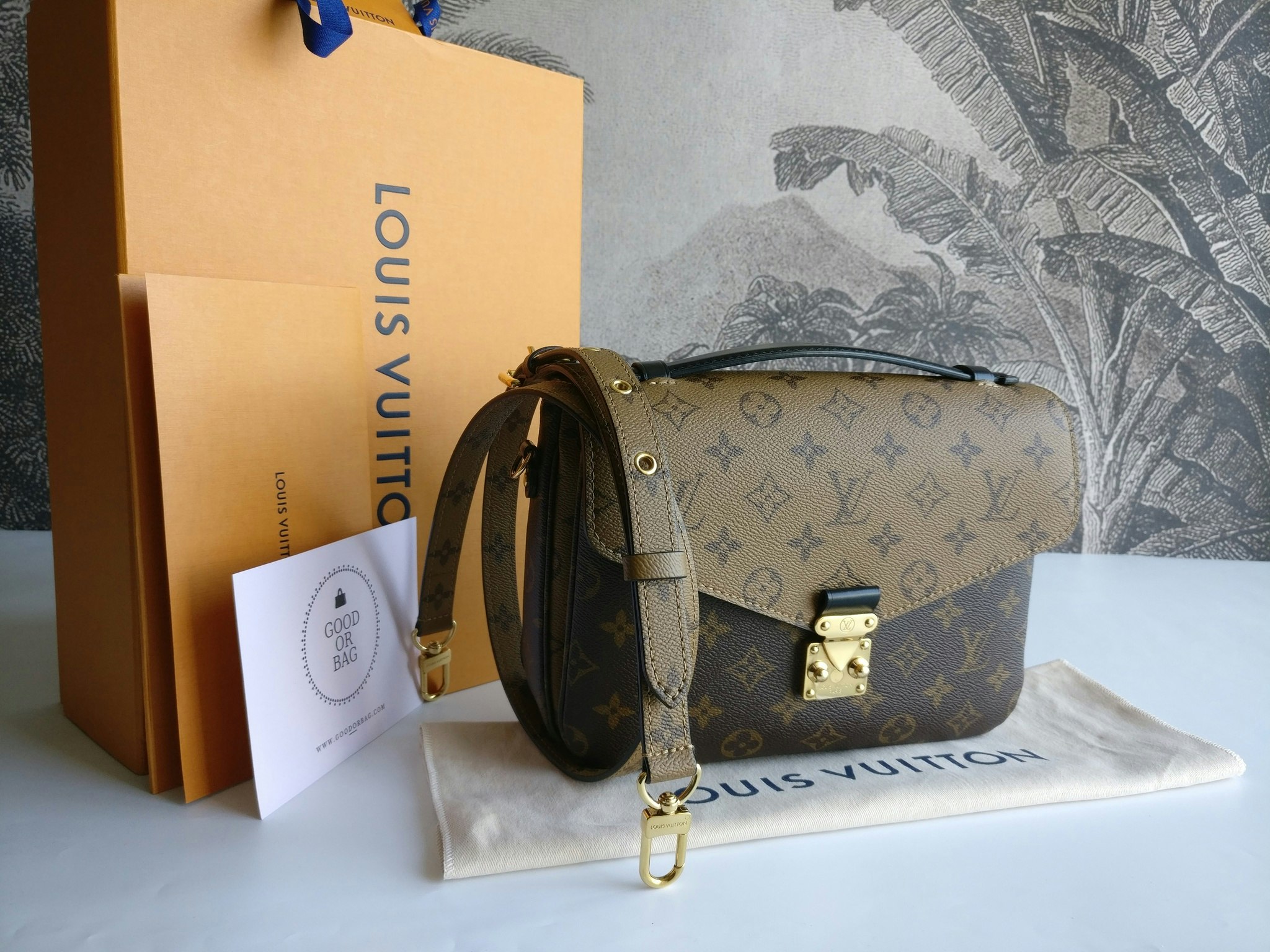 Louis Vuitton Pochette Metis Reverse Monogram