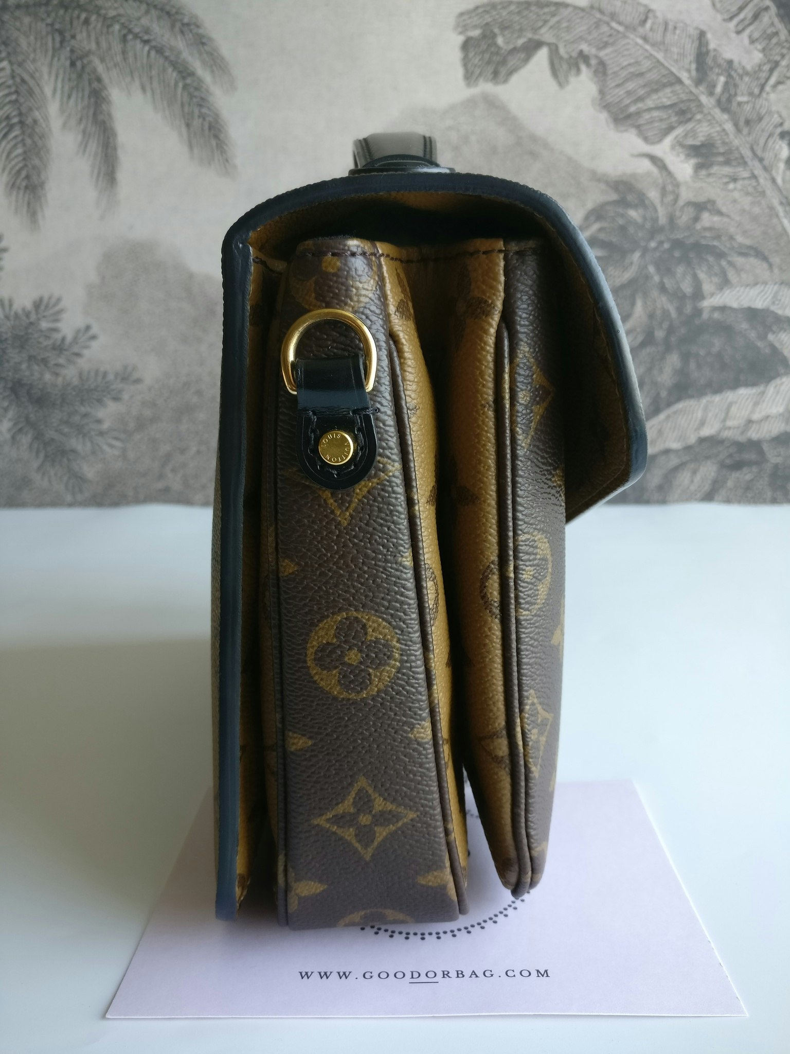 Louis Vuitton Pochette Metis Reverse Monogram