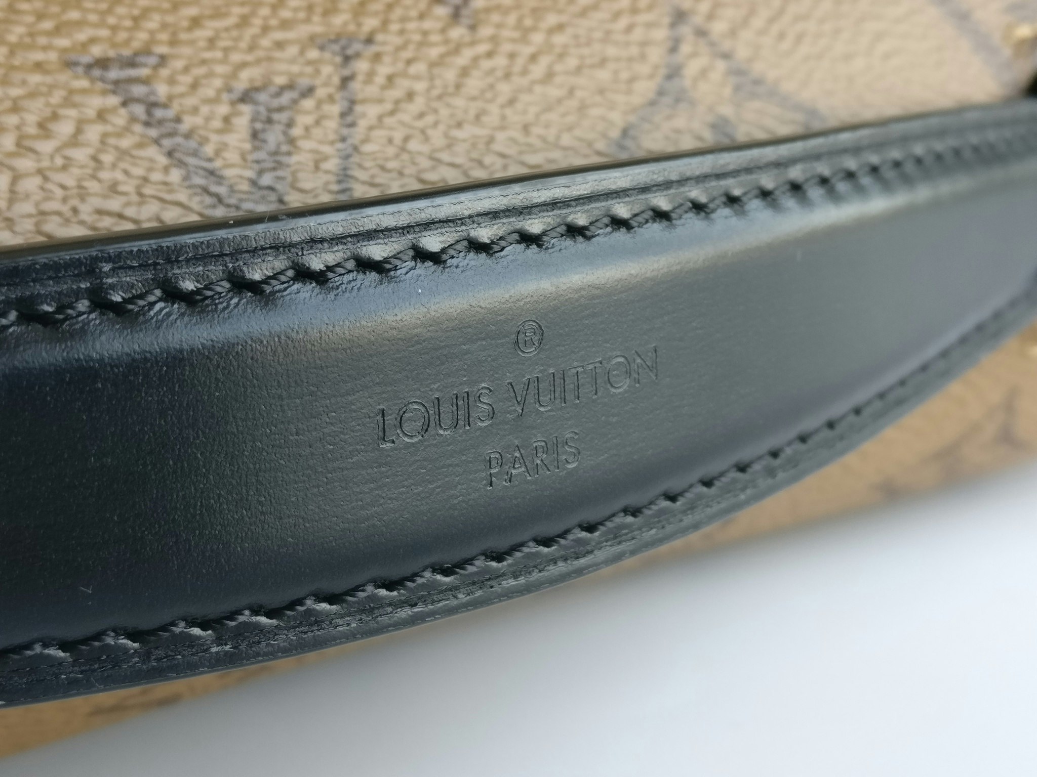 Louis Vuitton Pochette Metis Reverse Monogram