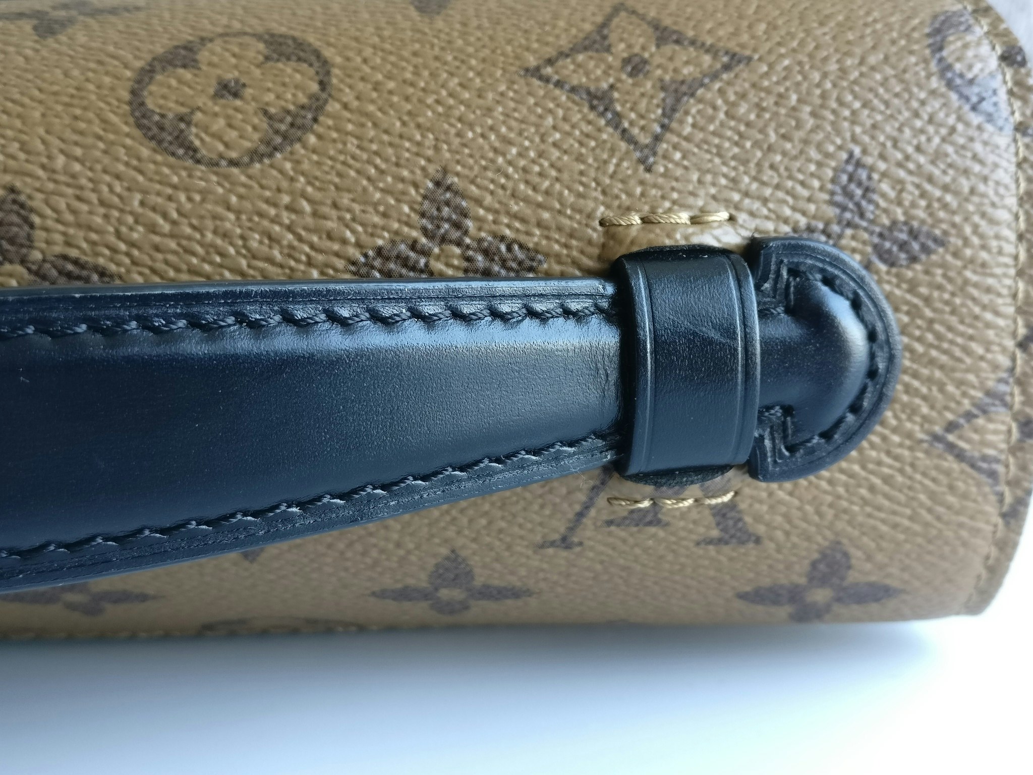 Louis Vuitton Pochette Metis Reverse Monogram
