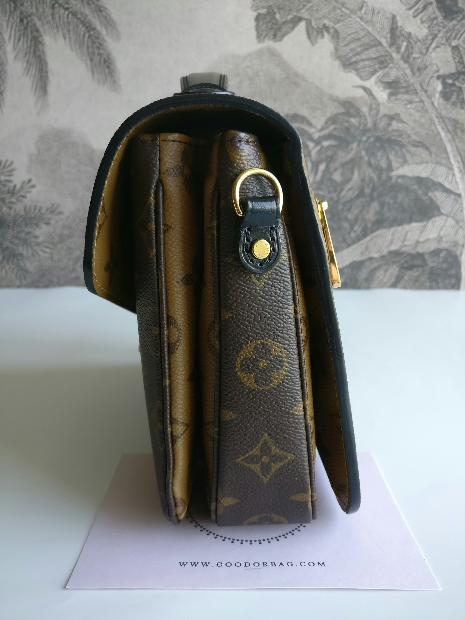 Louis Vuitton Pochette Metis Reverse Monogram