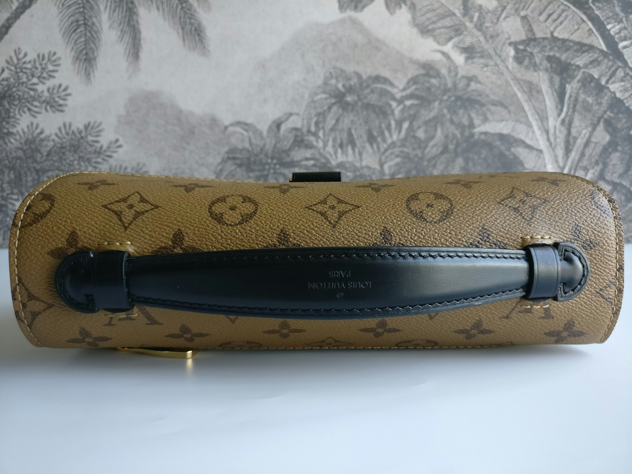 Louis Vuitton Pochette Metis Reverse Monogram