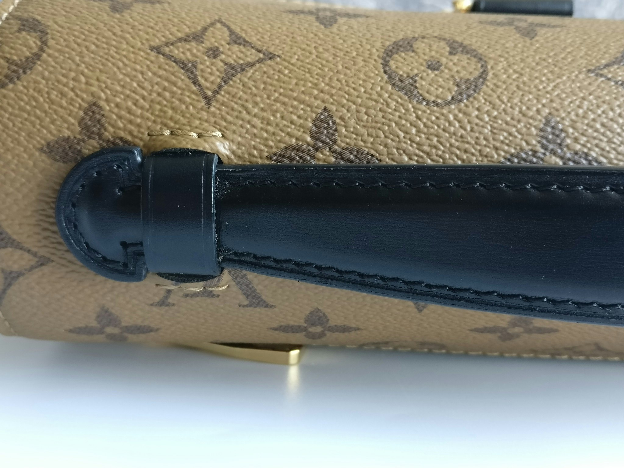 Louis Vuitton Pochette Metis Reverse Monogram