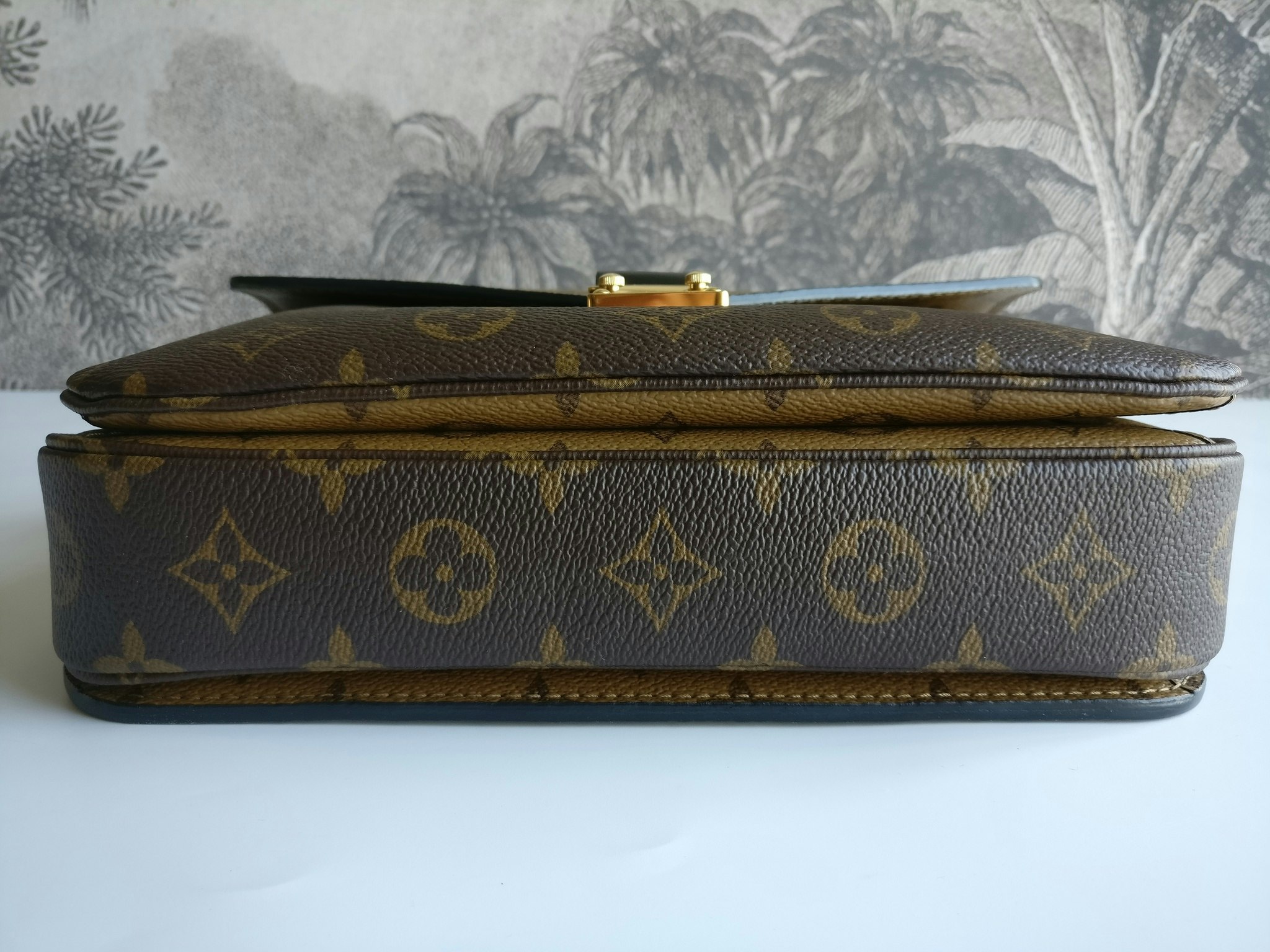 Louis Vuitton Pochette Metis Reverse Monogram