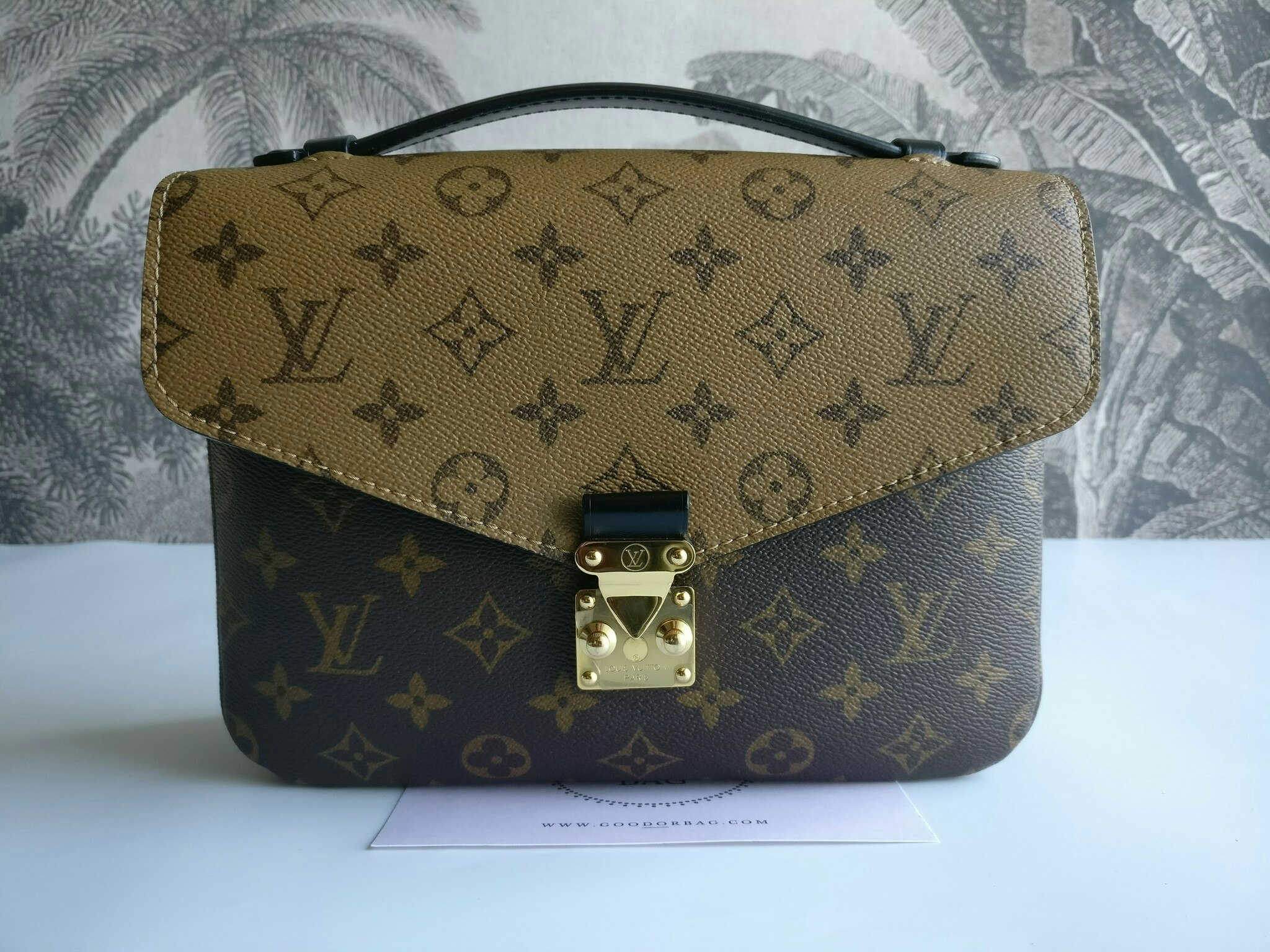 Louis Vuitton Pochette Metis Reverse Monogram
