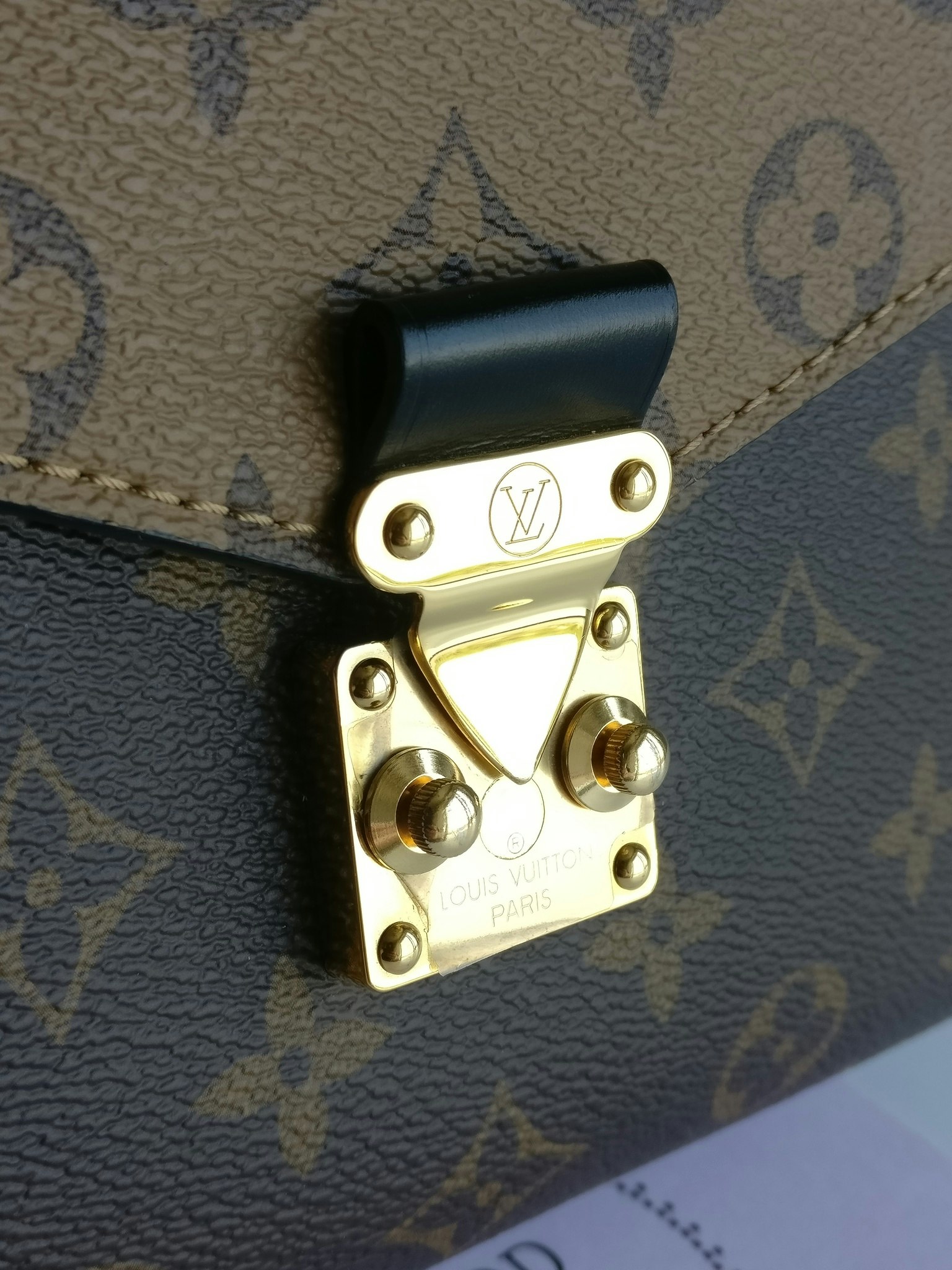 Louis Vuitton Pochette Metis Reverse Monogram