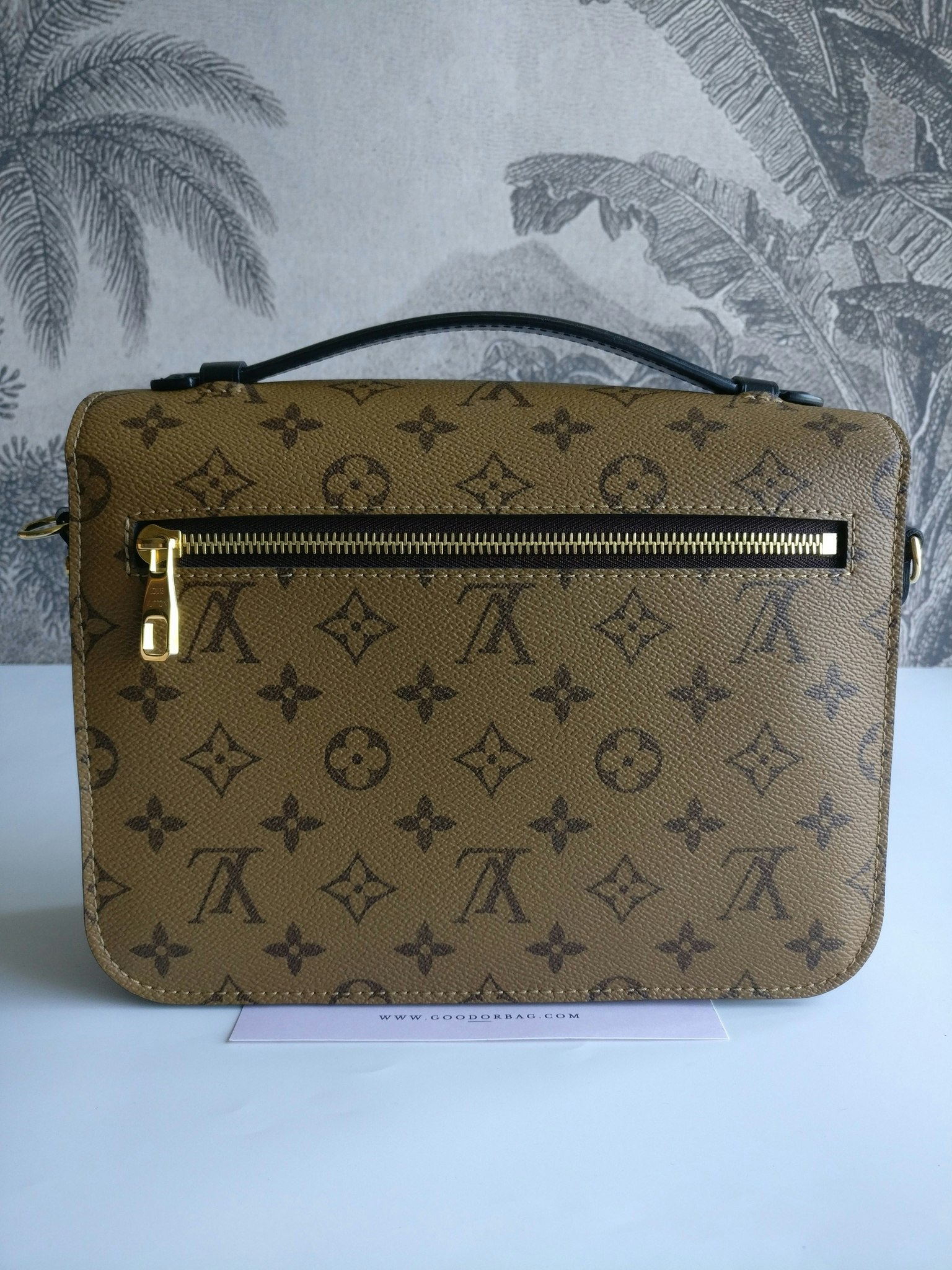Louis Vuitton Pochette Metis Reverse Monogram