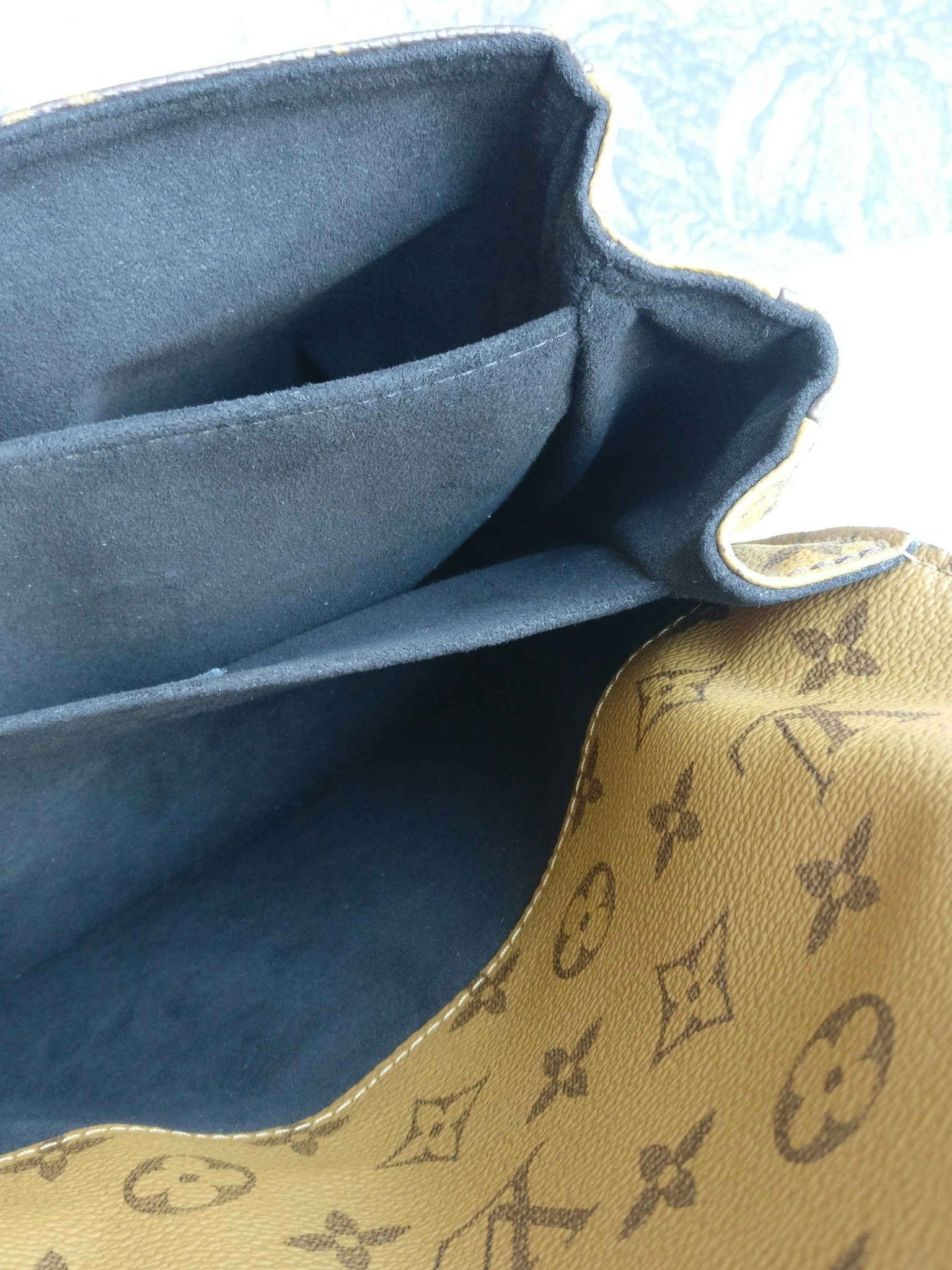 Louis Vuitton Pochette Metis Reverse Monogram