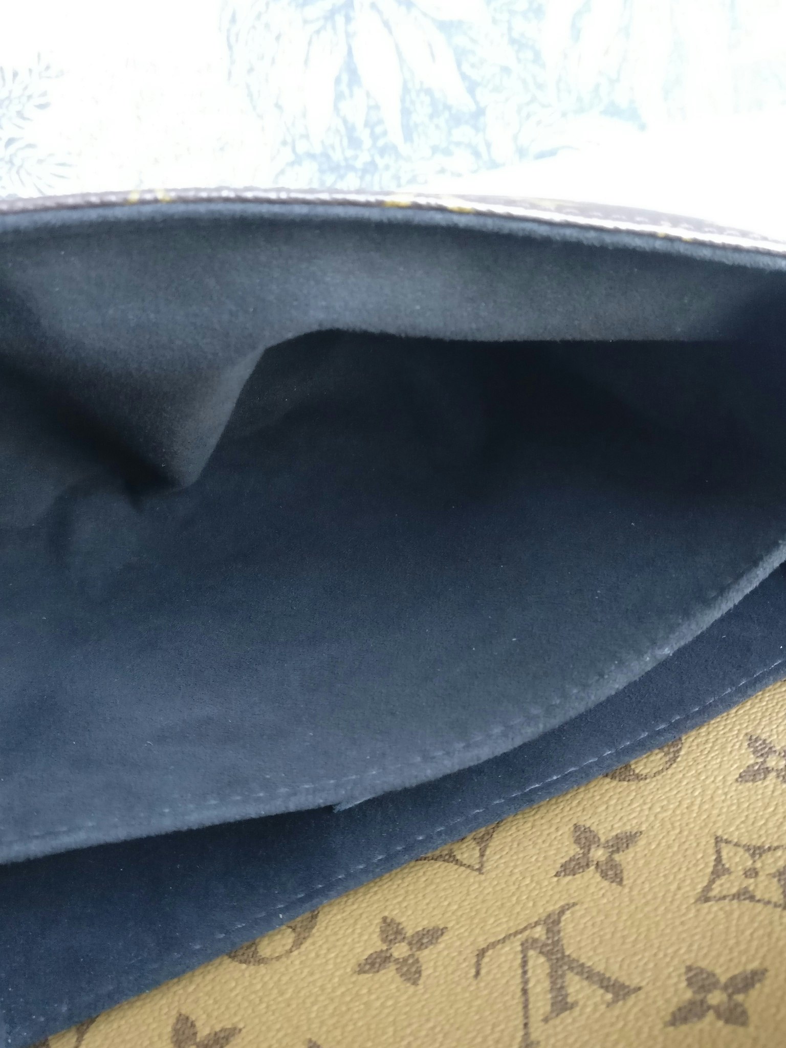 Louis Vuitton Pochette Metis Reverse Monogram