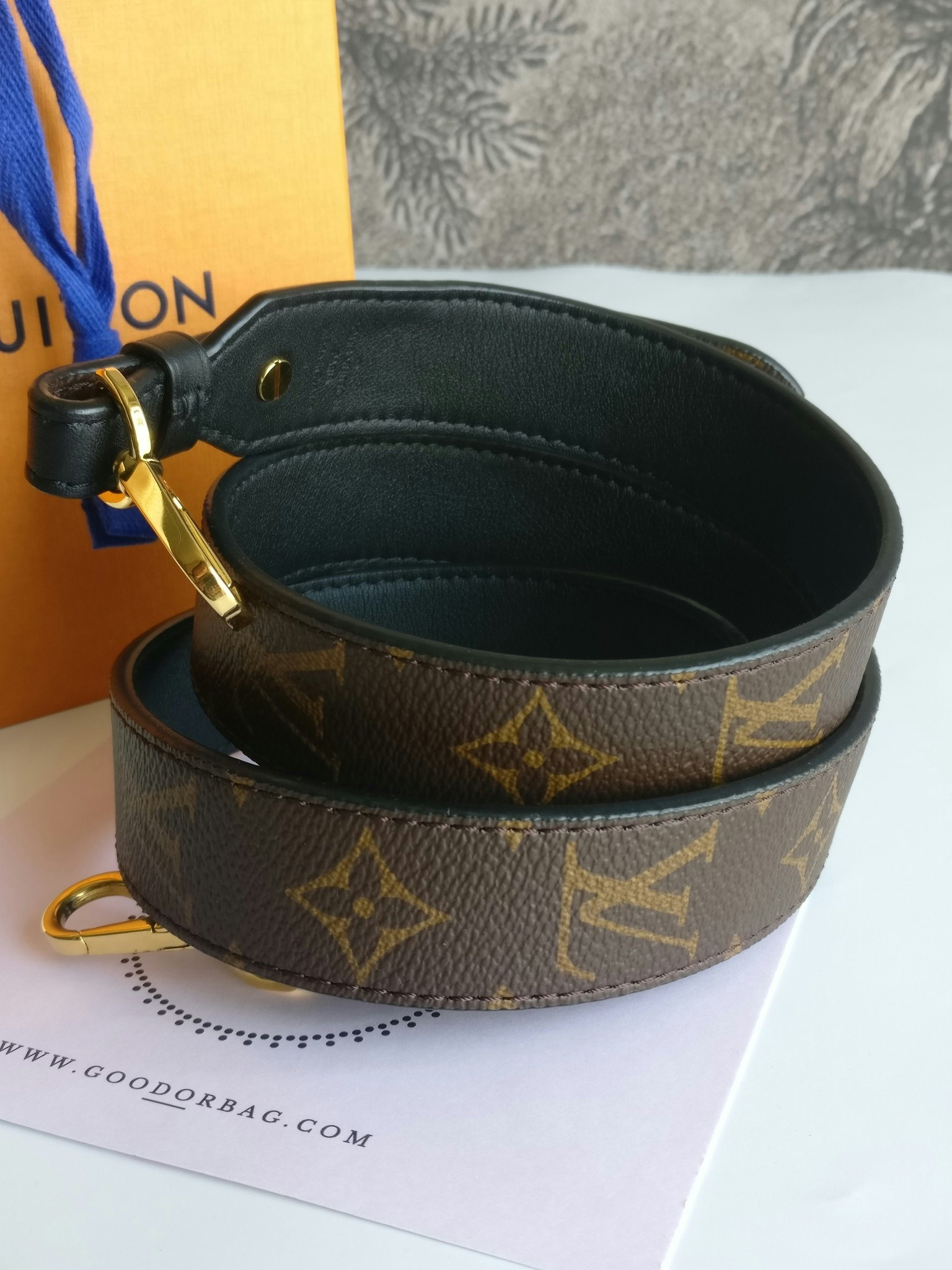 Louis Vuitton Bandouliere XL shoulder strap