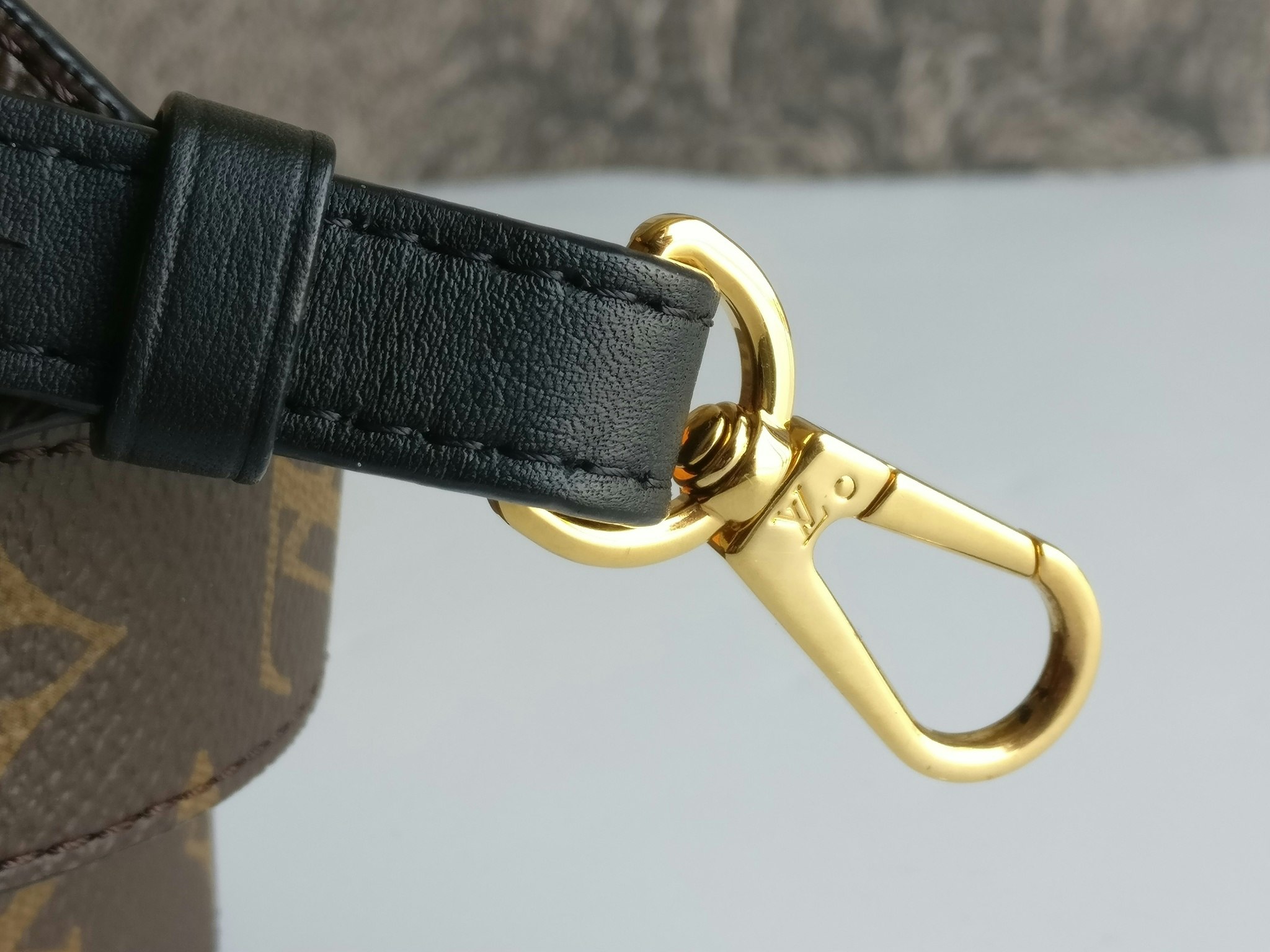 Louis Vuitton Bandouliere XL shoulder strap