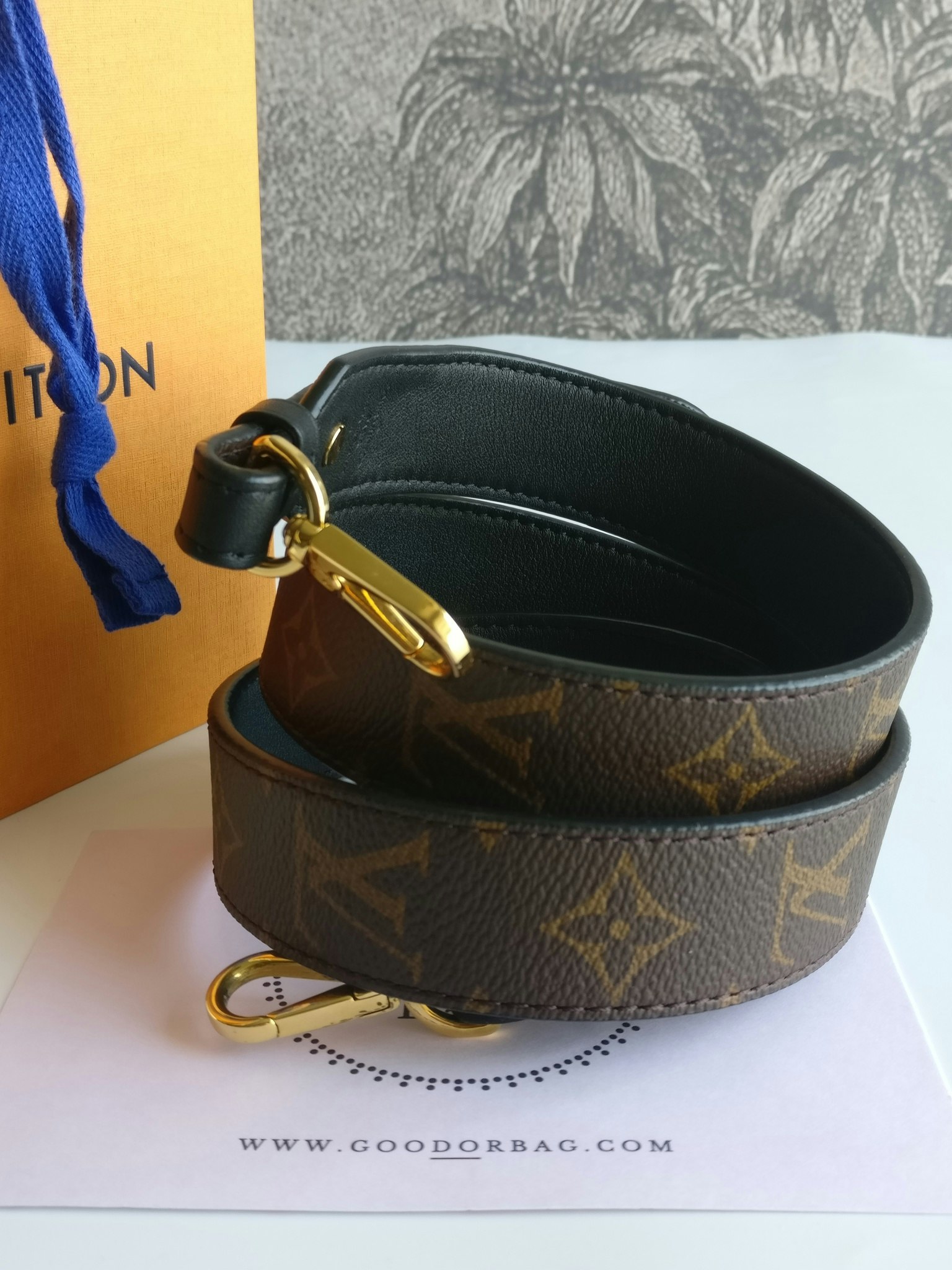 Louis Vuitton Bandouliere XL shoulder strap