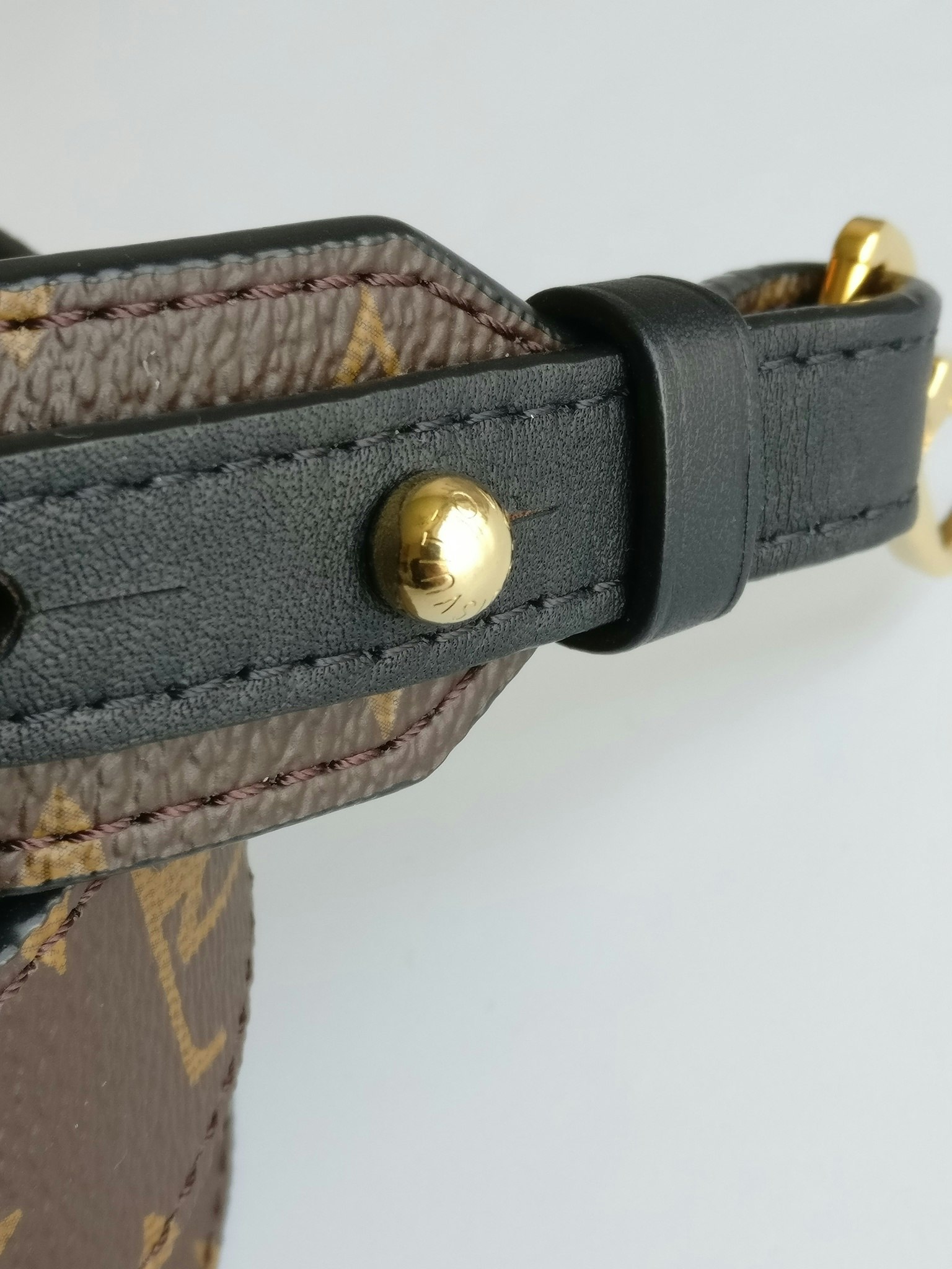 Louis Vuitton Bandouliere XL shoulder strap