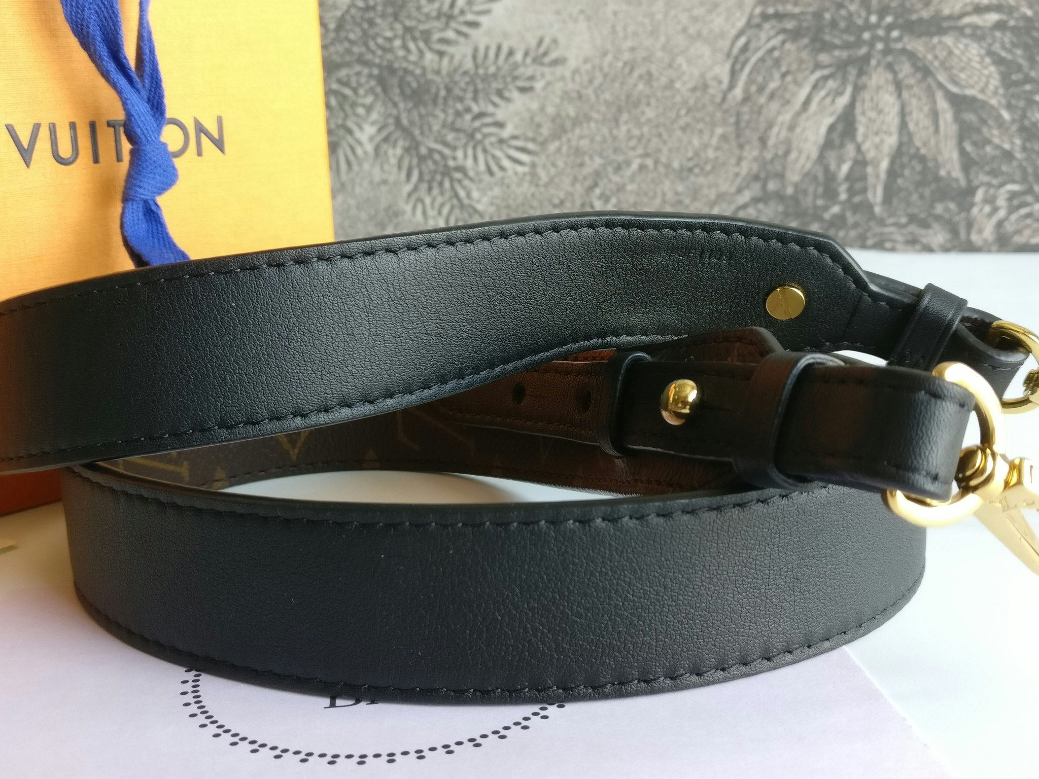 Louis Vuitton Bandouliere XL shoulder strap