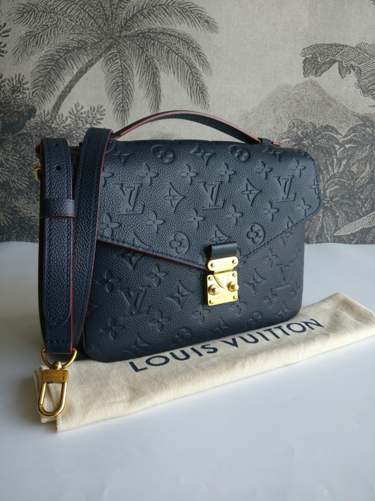 Louis Vuitton Pochette Metis empreinte blue