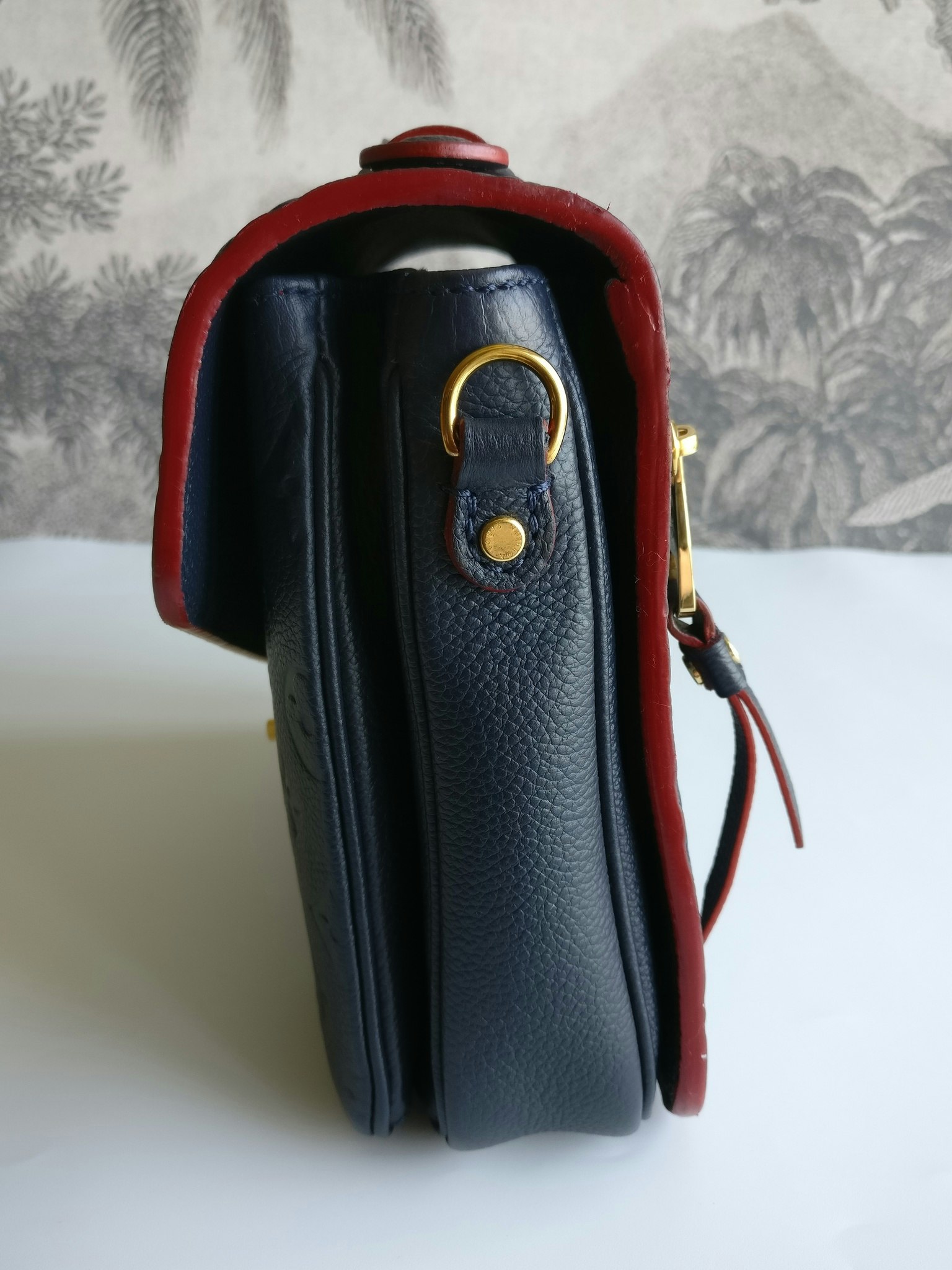 Louis Vuitton Pochette Metis empreinte blue