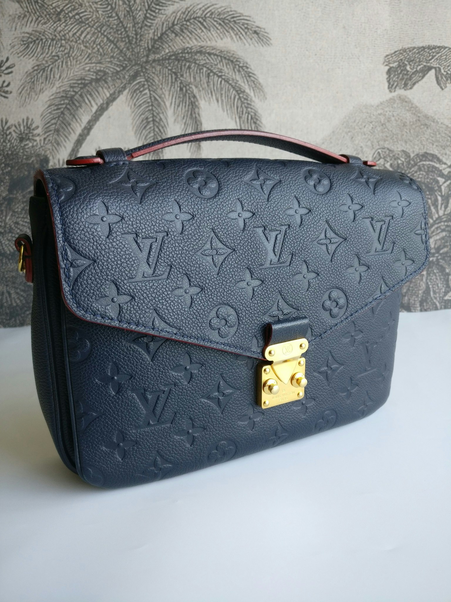 Louis Vuitton Pochette Metis empreinte blue