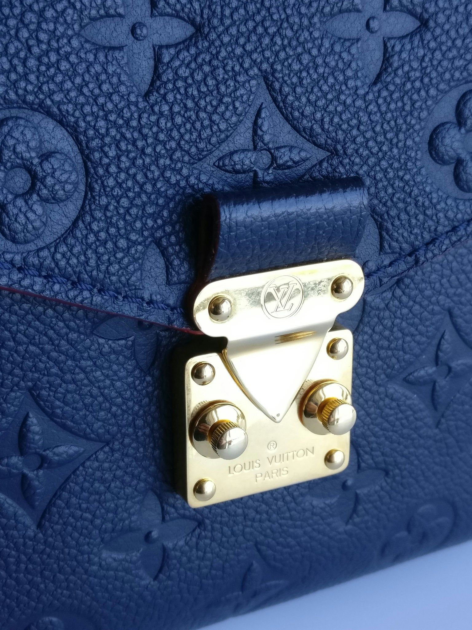 Louis Vuitton Pochette Metis empreinte blue