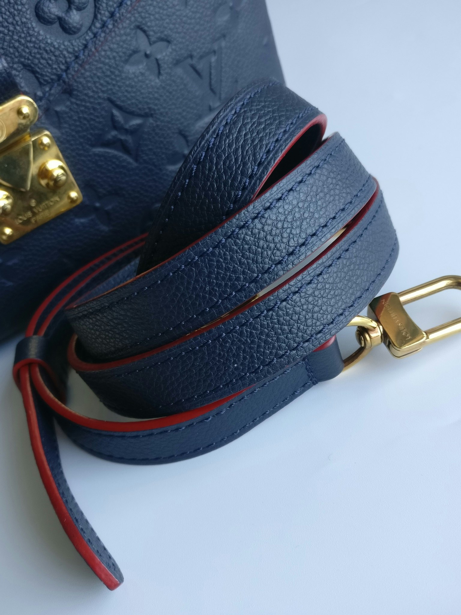 Louis Vuitton Pochette Metis empreinte blue