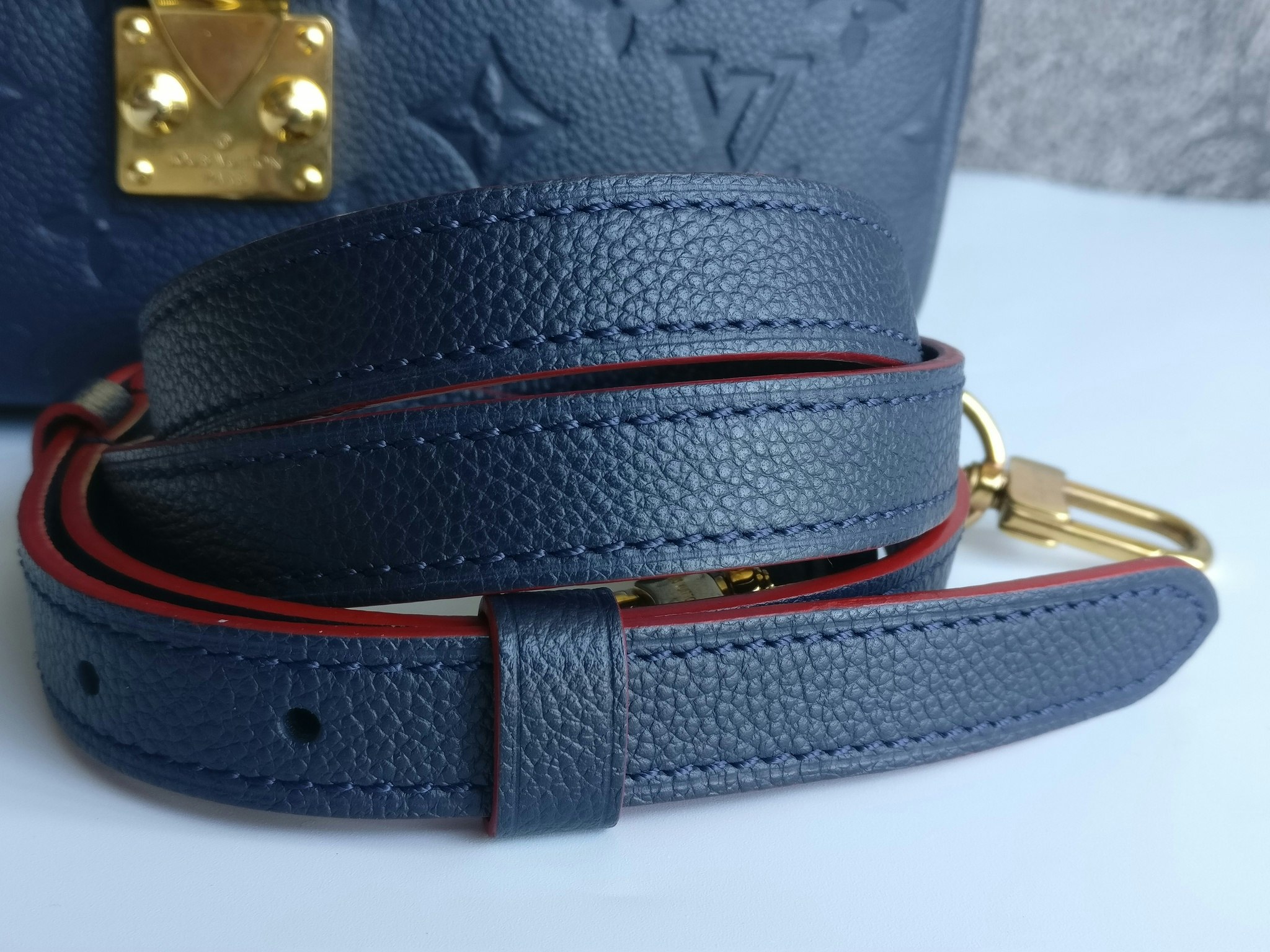 Louis Vuitton Pochette Metis empreinte blue