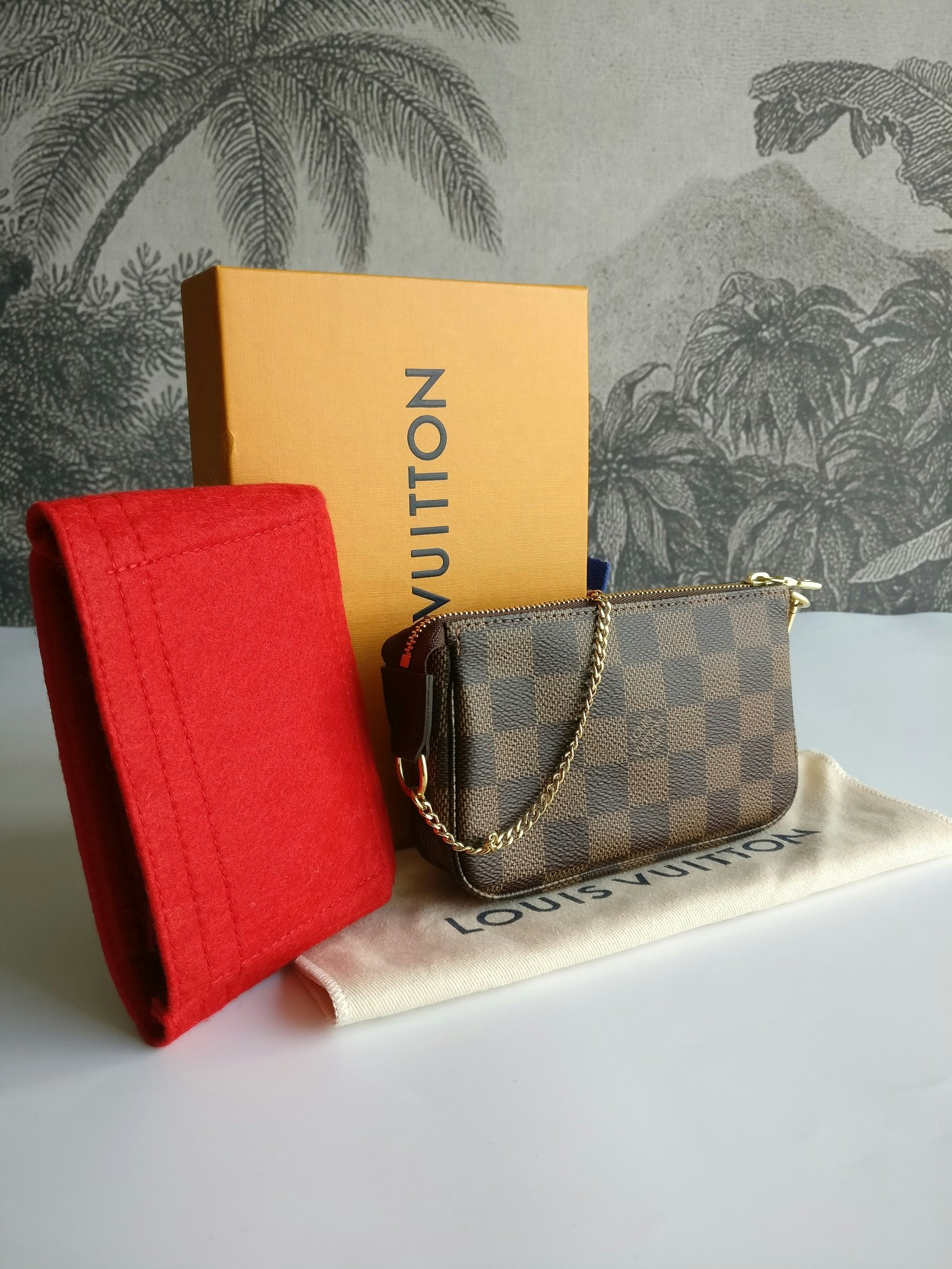 Louis Vuitton Mini Pochette Accessoires