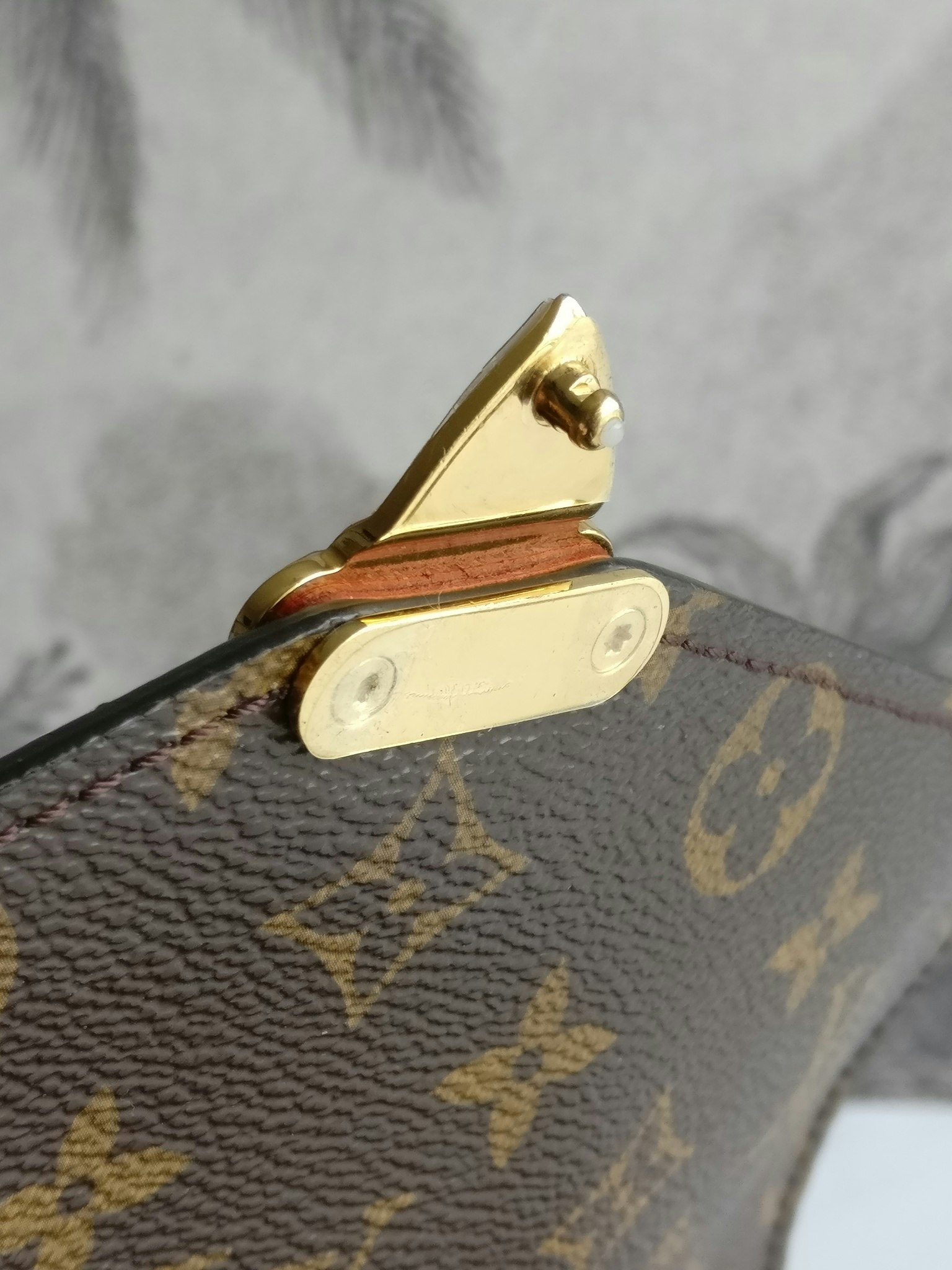 Louis Vuitton Pochette Metis