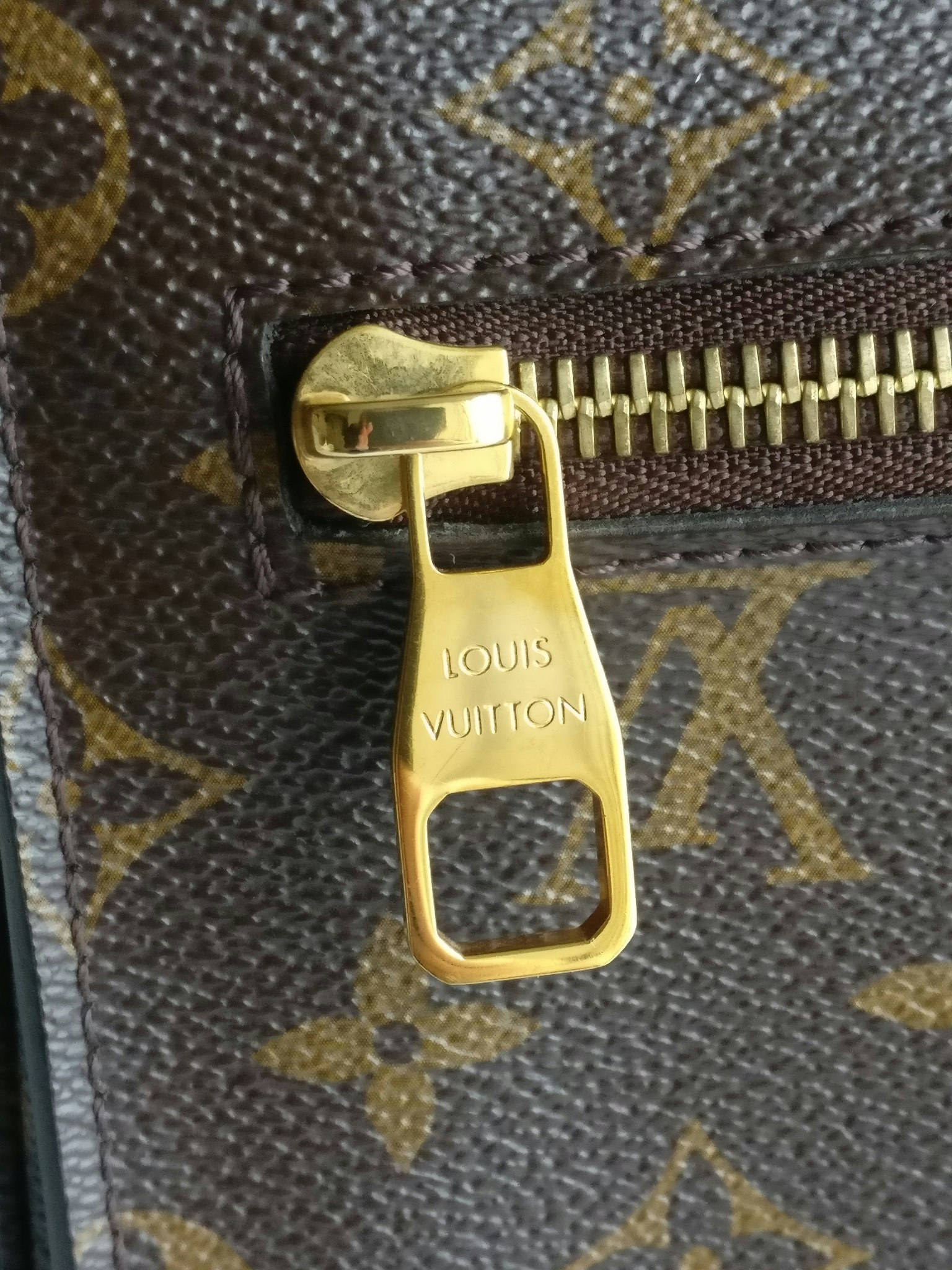 Louis Vuitton Pochette Metis