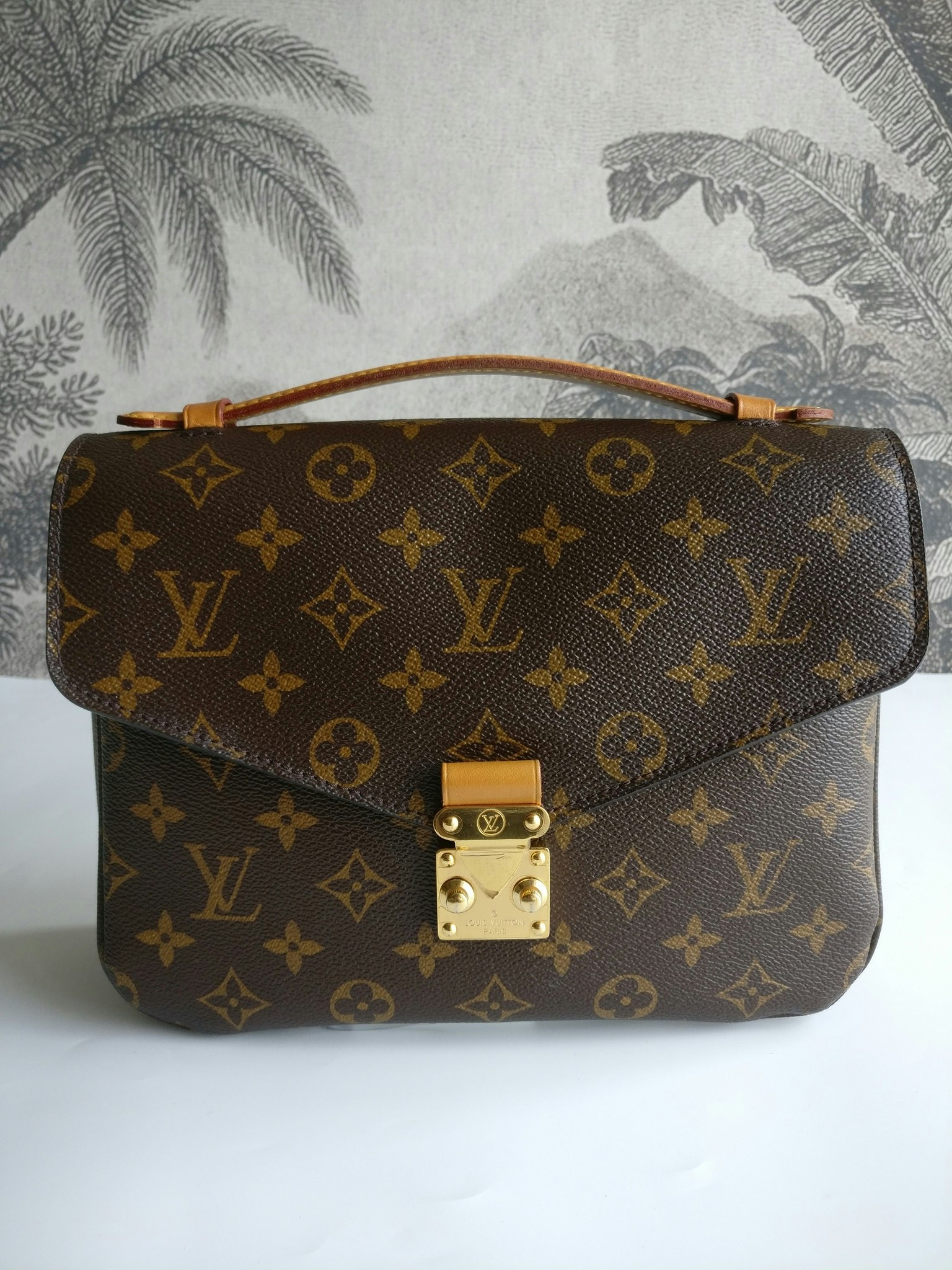 Louis Vuitton Pochette Metis