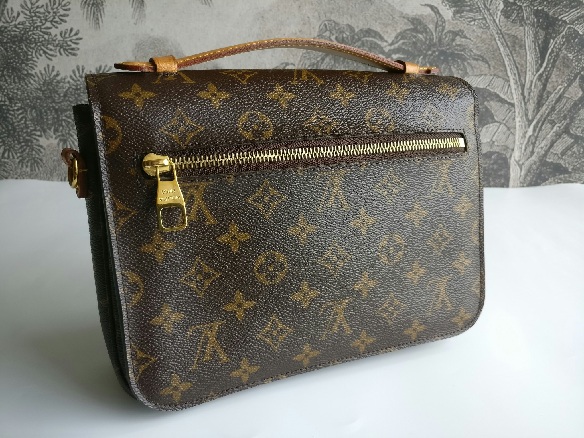 Louis Vuitton Pochette Metis