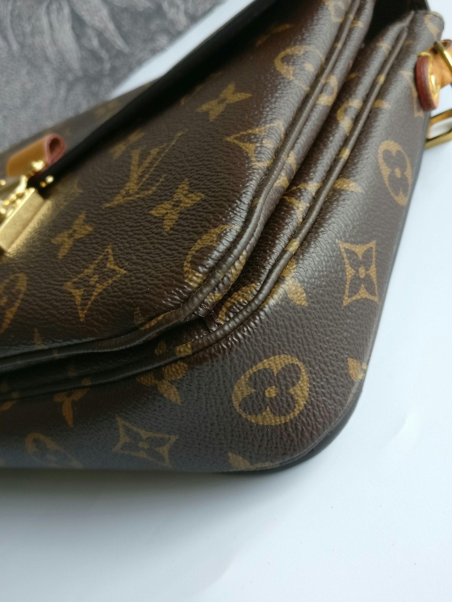 Louis Vuitton Pochette Metis