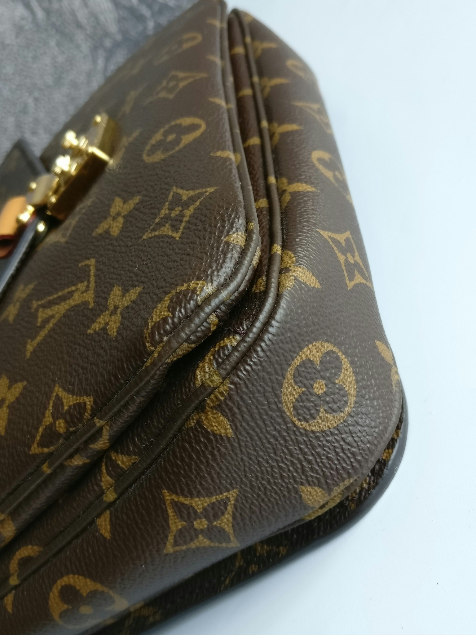 Louis Vuitton Pochette Metis