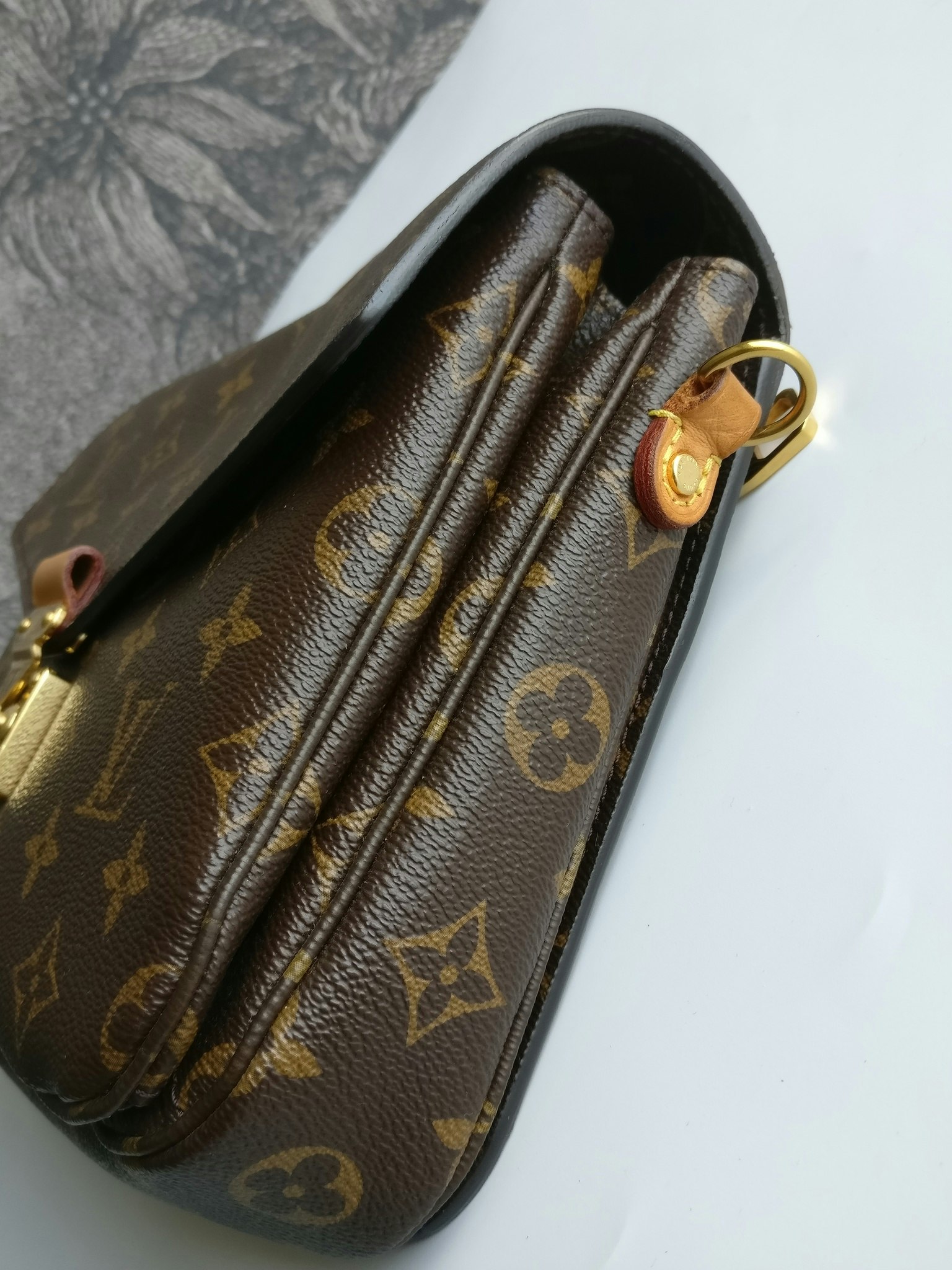 Louis Vuitton Pochette Metis