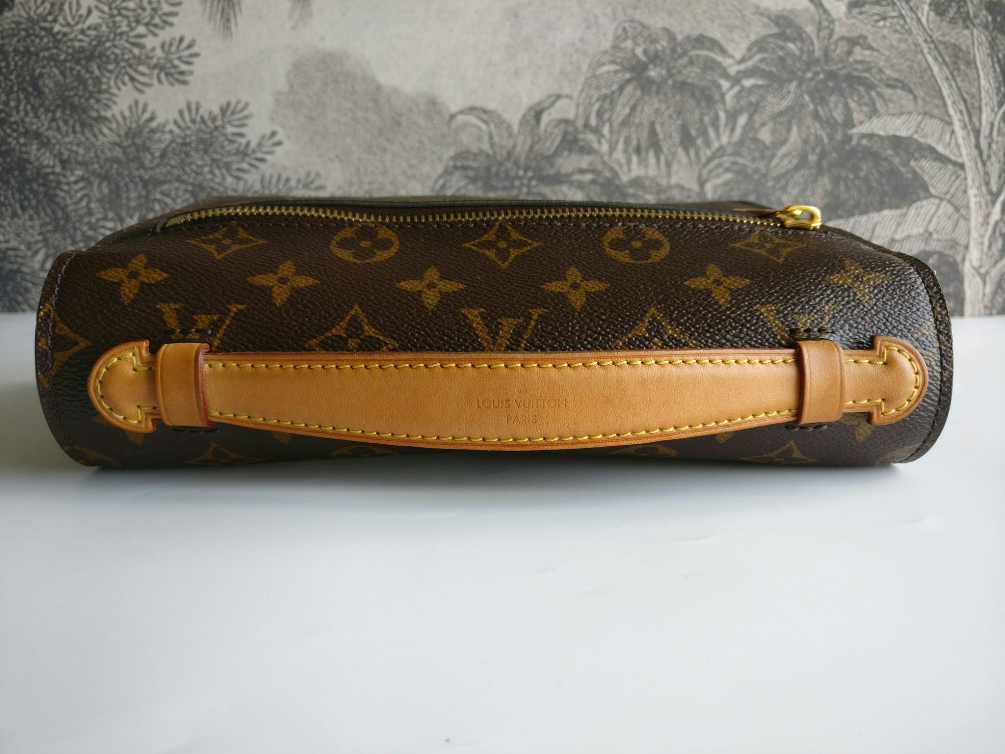 Louis Vuitton Pochette Metis