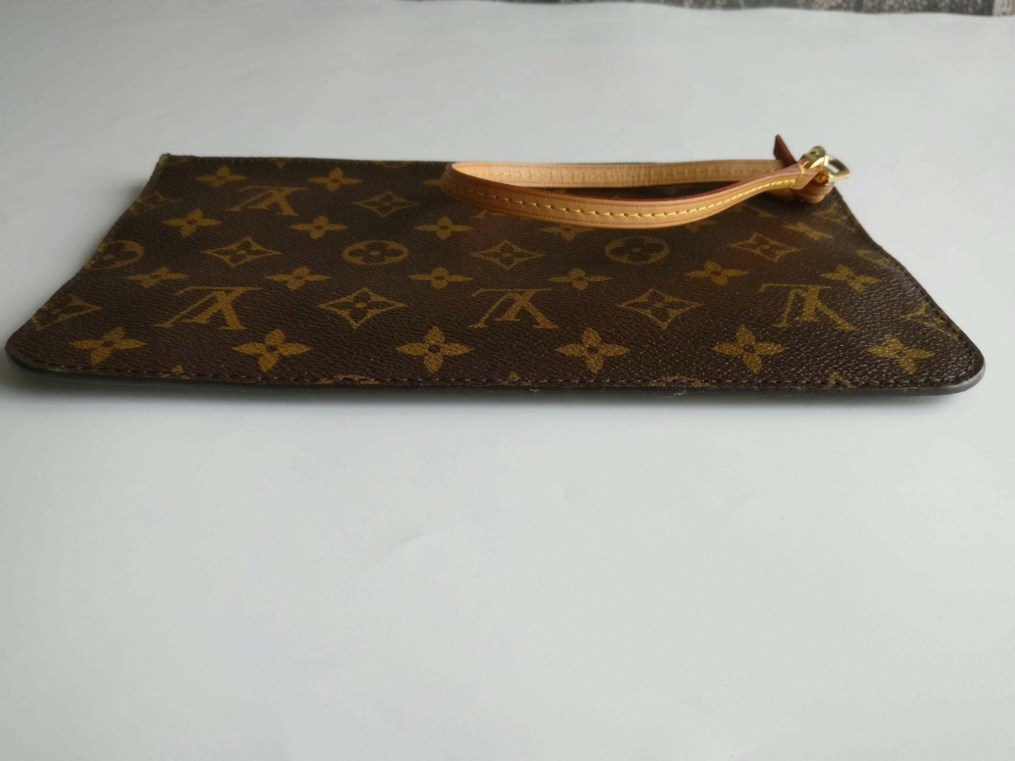 Louis Vuitton Neverfull MM pochette