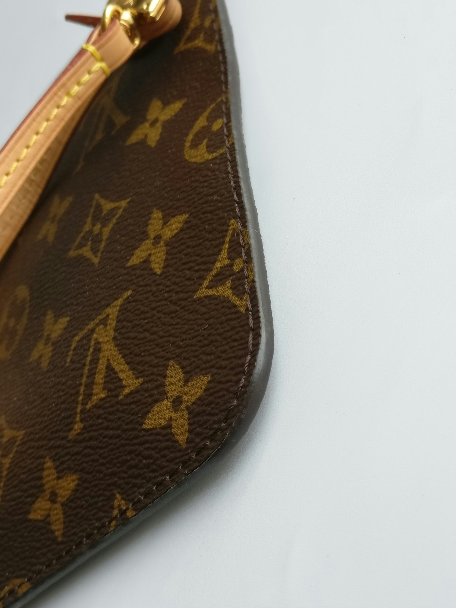 Louis Vuitton Neverfull MM pochette