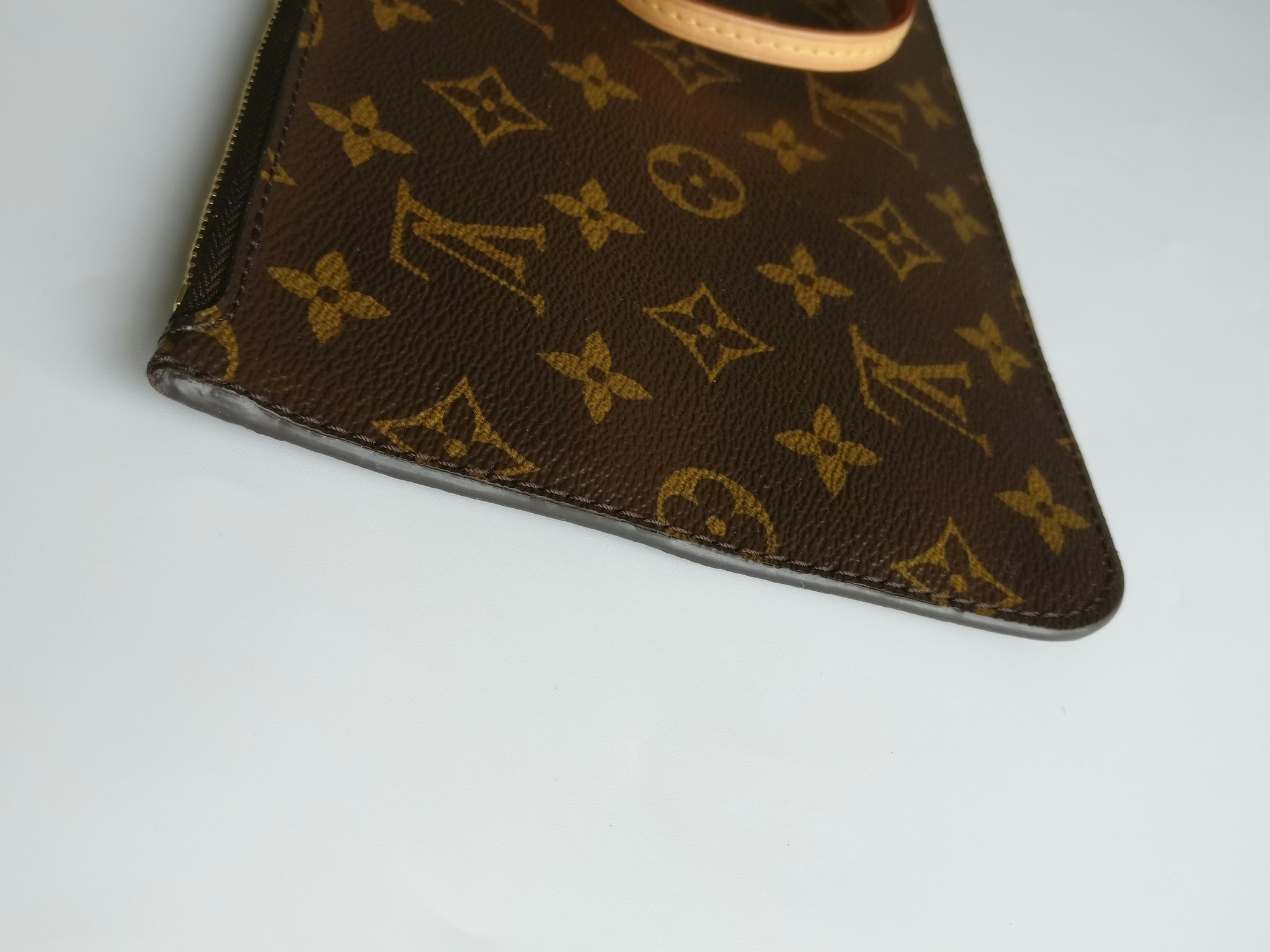 Louis Vuitton Neverfull MM pochette