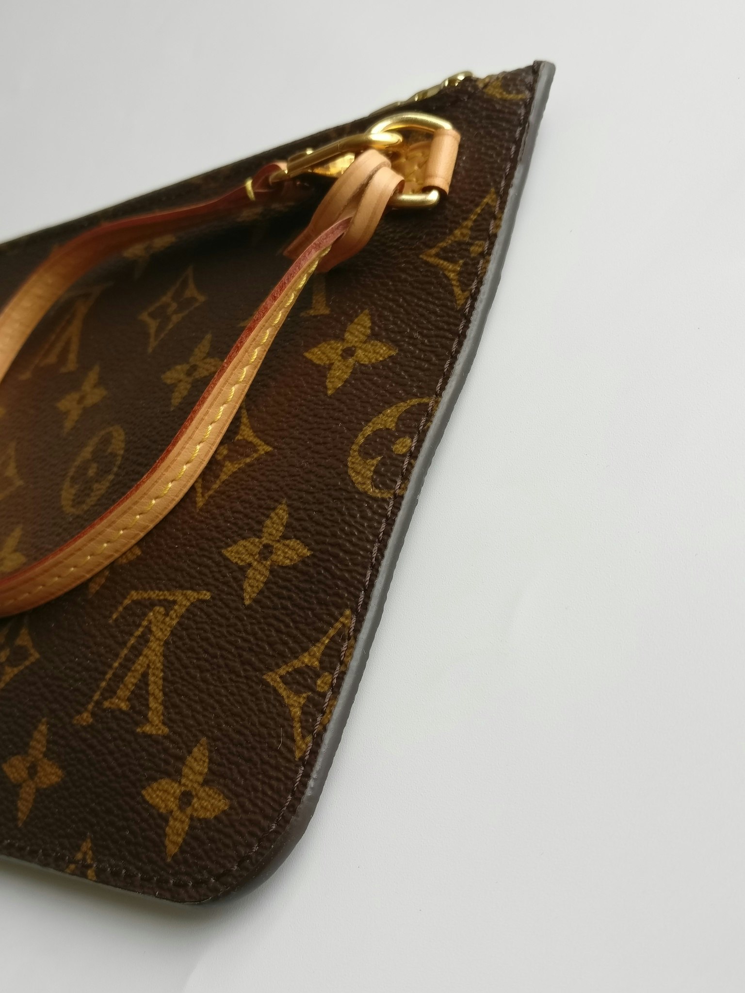 Louis Vuitton Neverfull MM pochette
