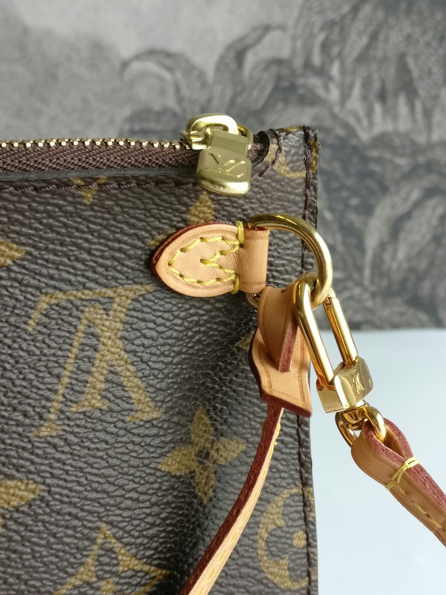 Louis Vuitton Neverfull MM pochette