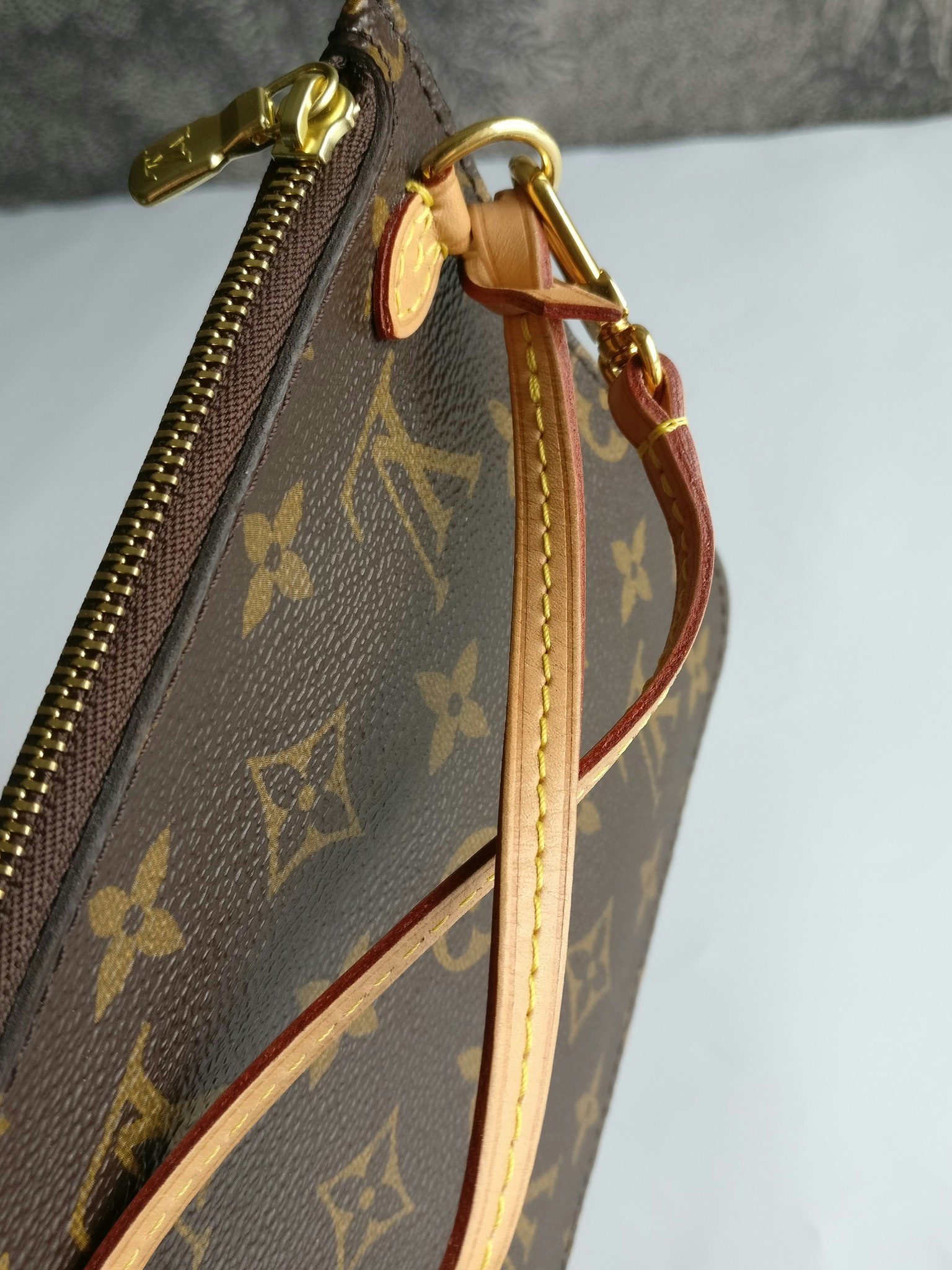 Louis Vuitton Neverfull MM pochette