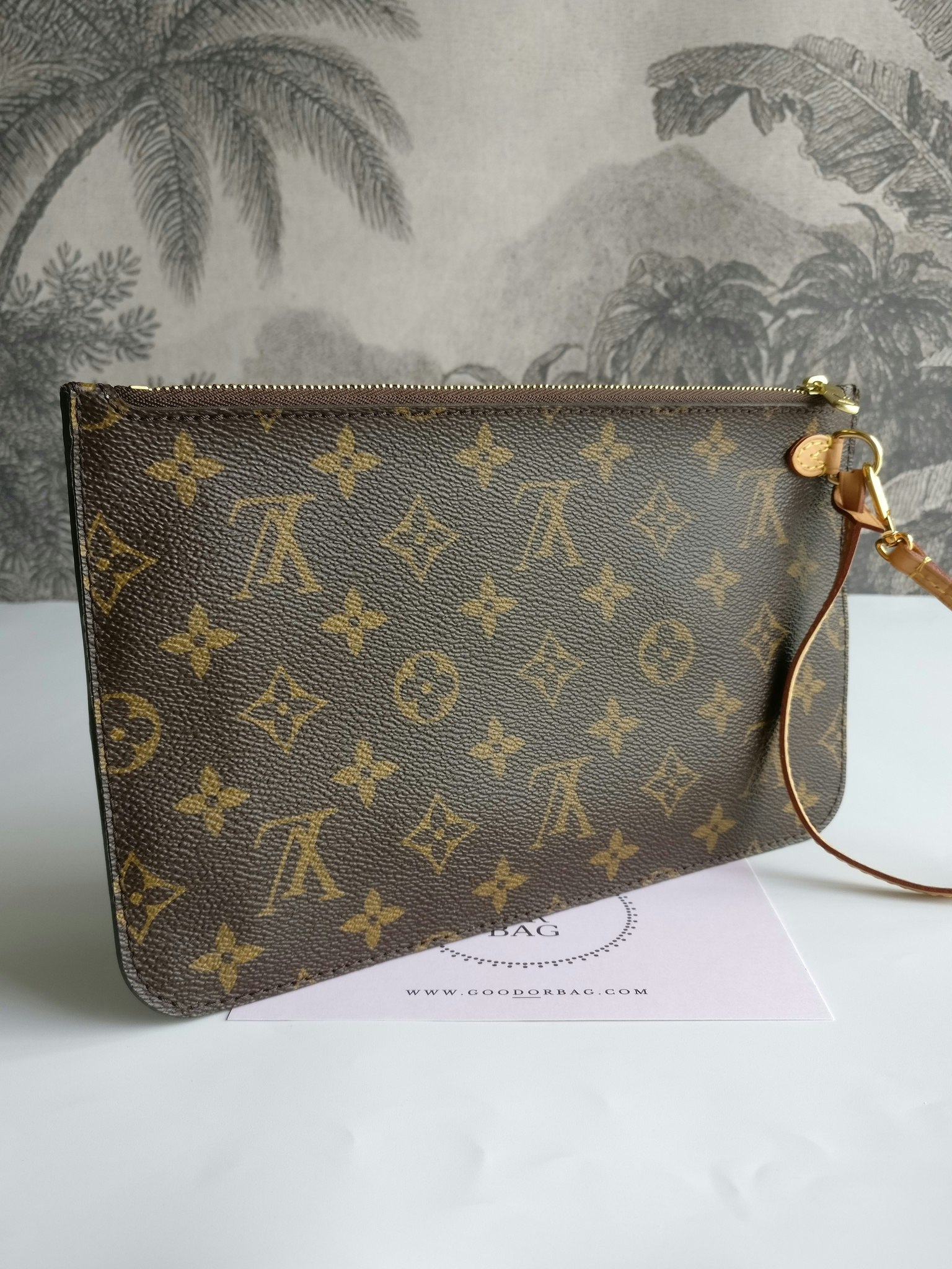 Louis Vuitton Neverfull MM pochette