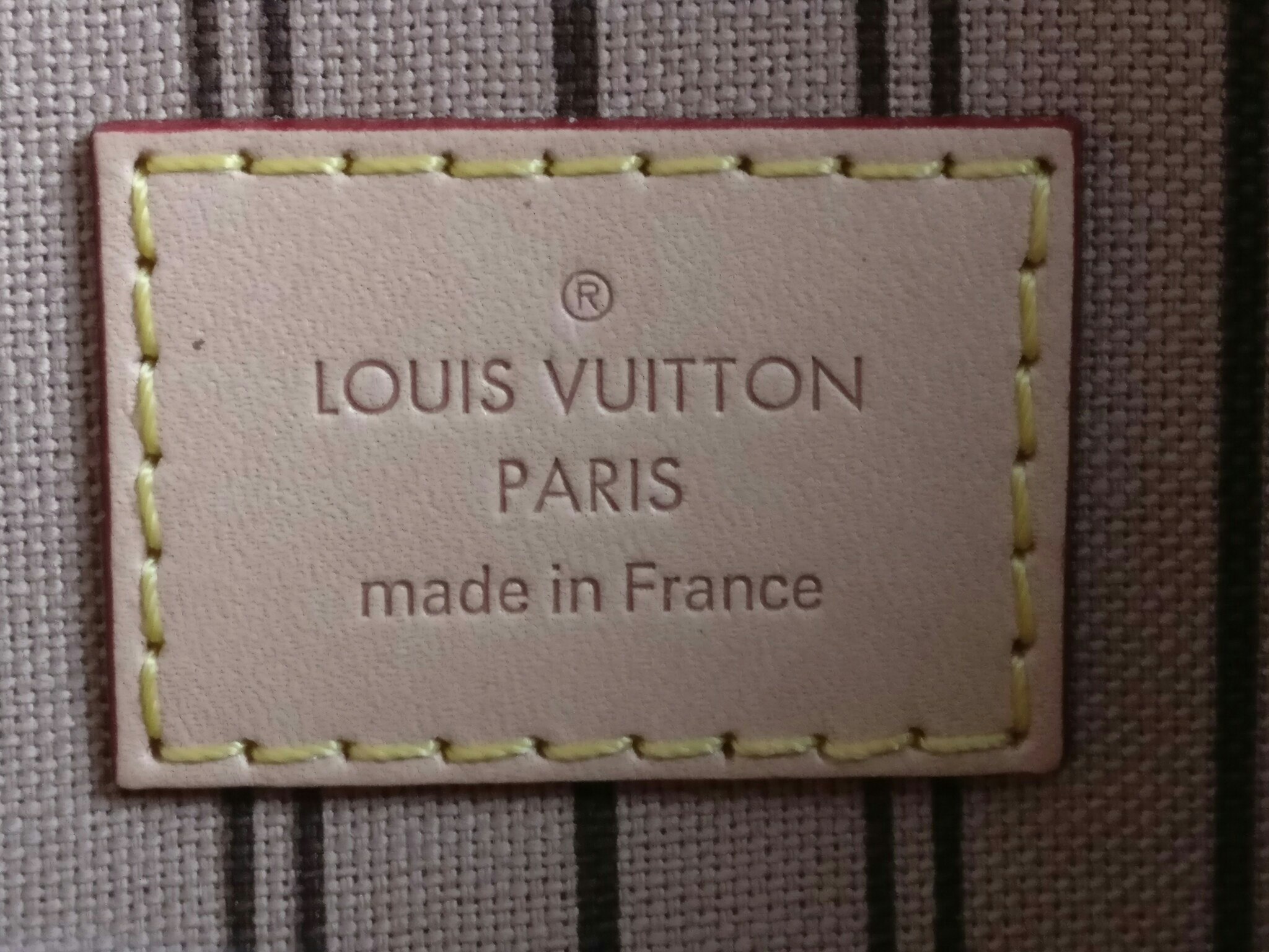 Louis Vuitton Neverfull MM pochette